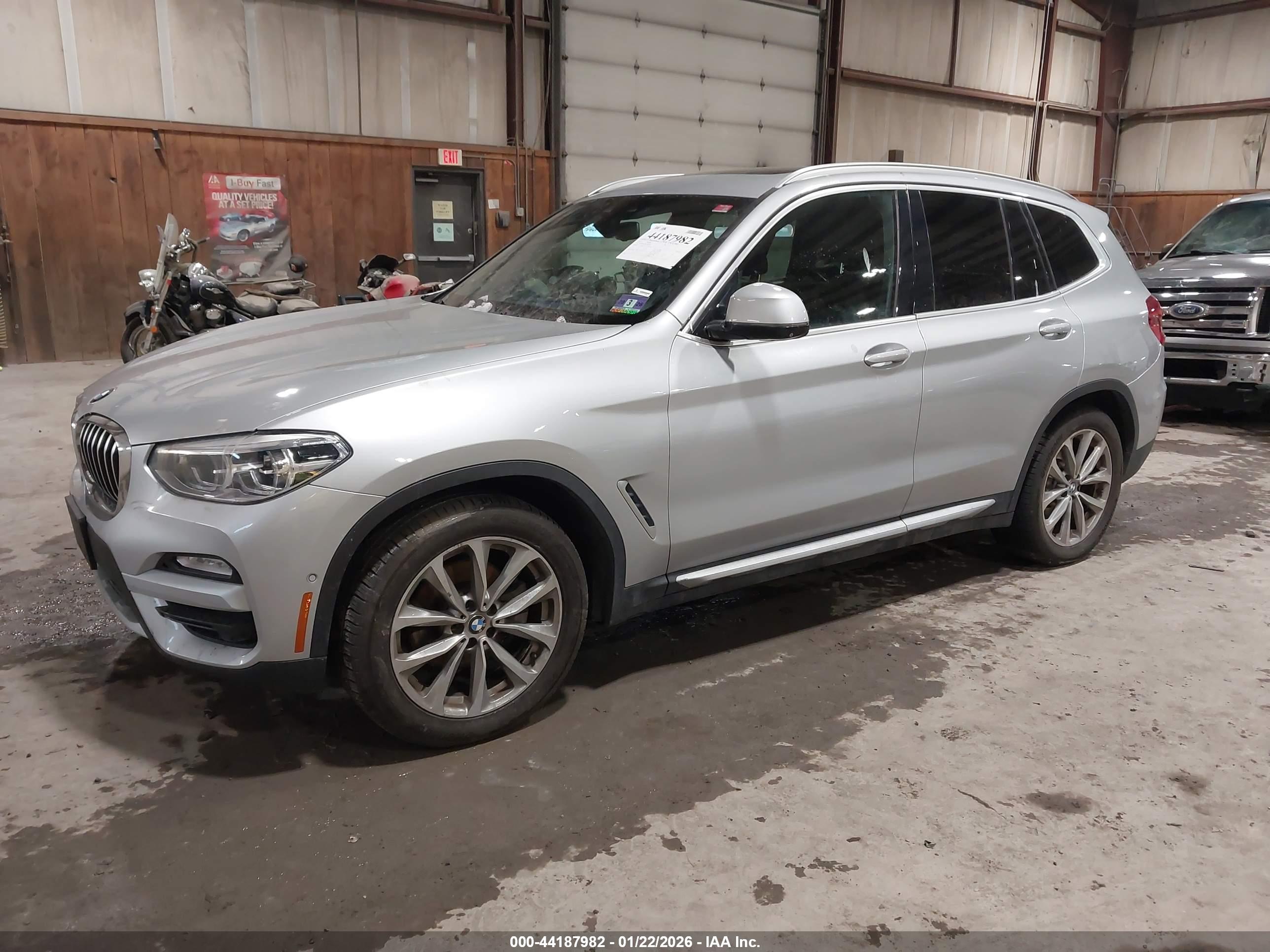 BMW X3 image 2