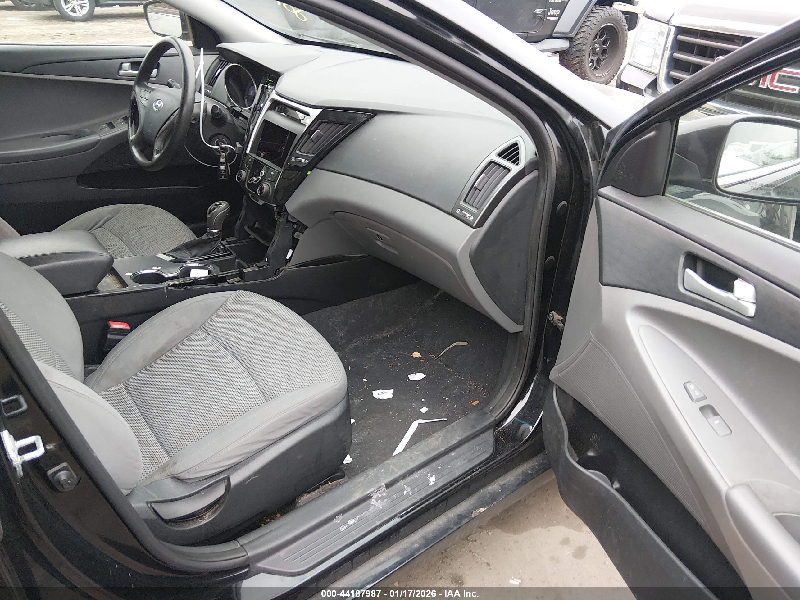 HYUNDAI SONATA image 5