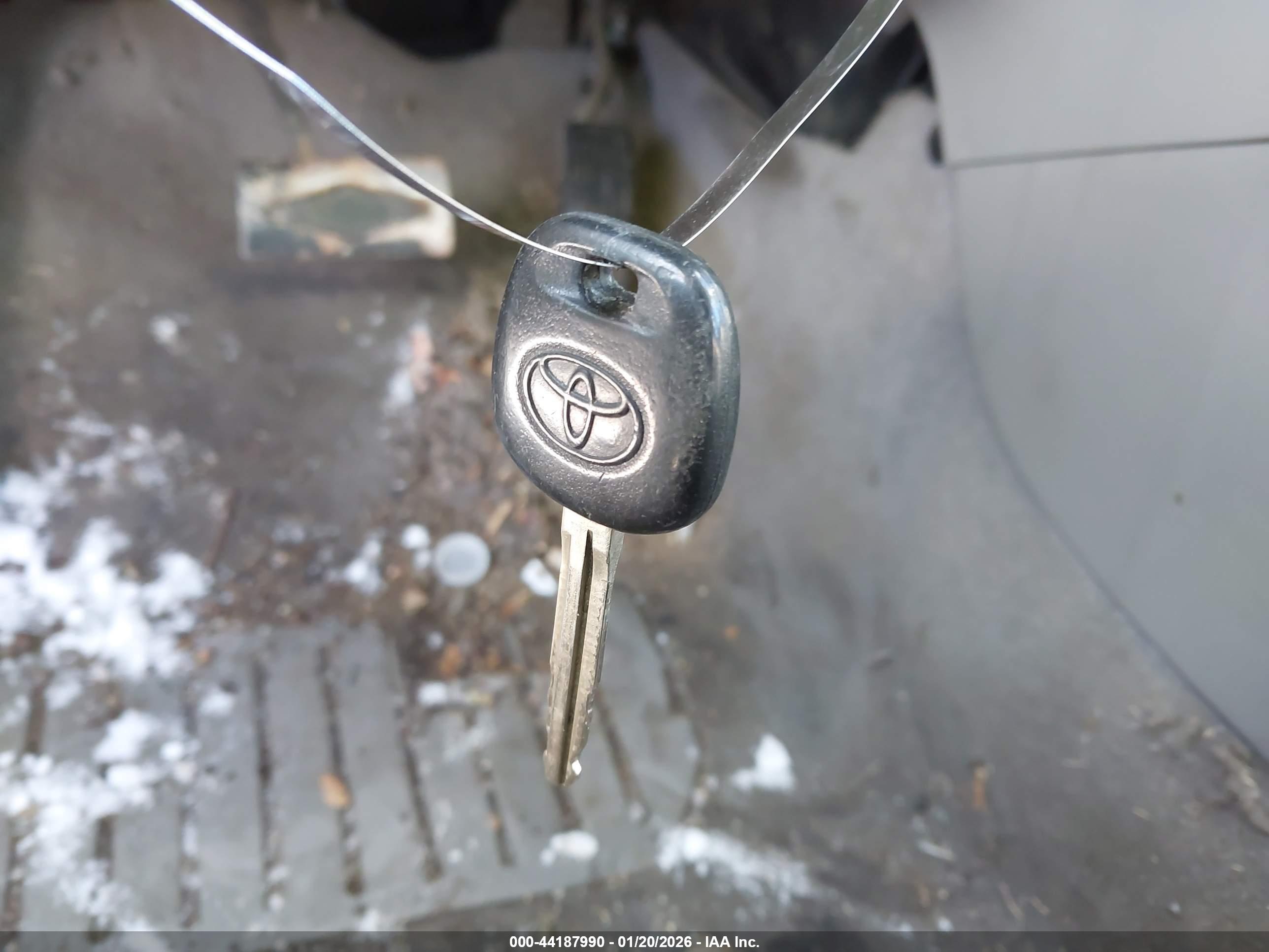 TOYOTA COROLLA image 11