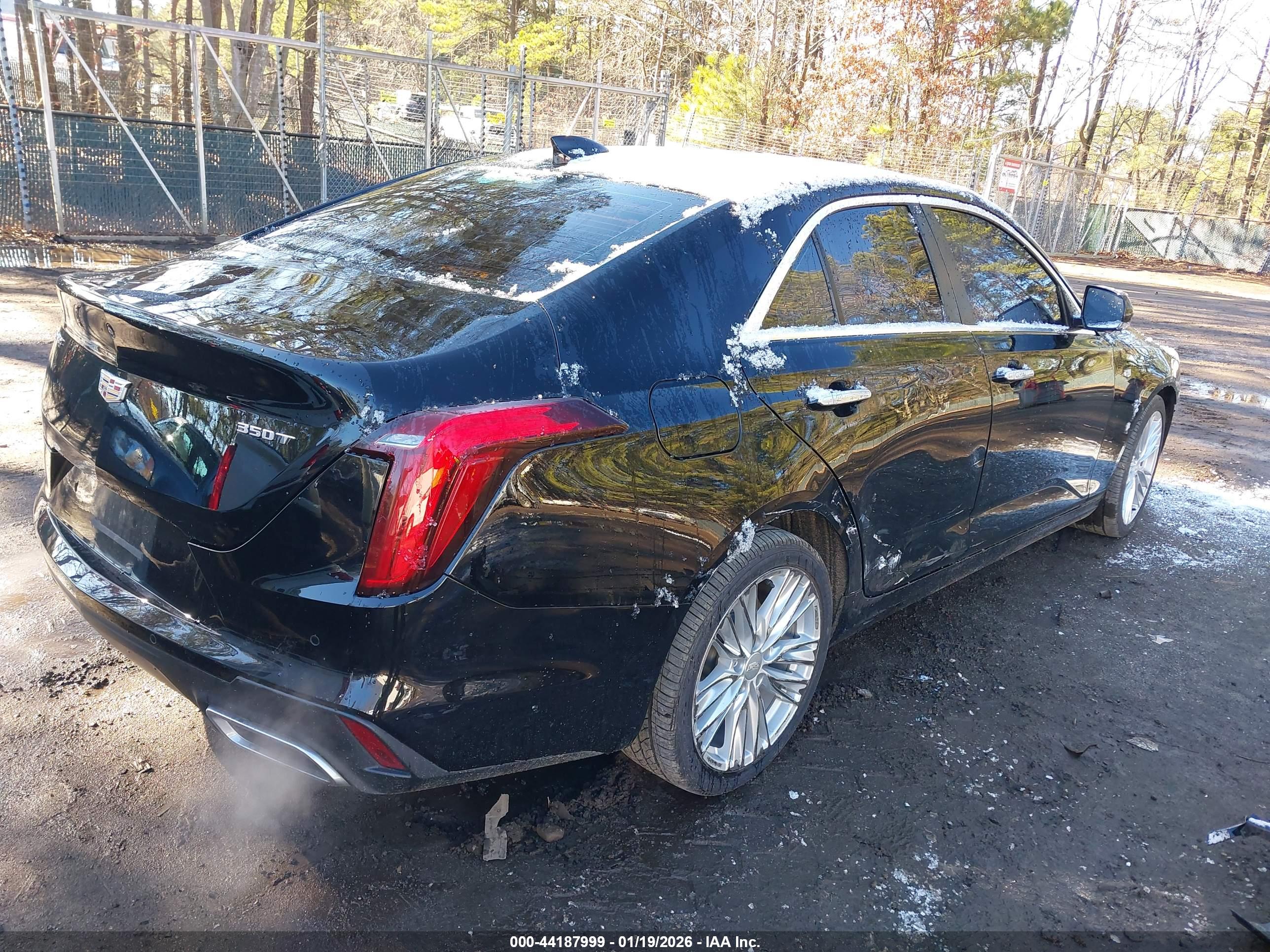 CADILLAC CT4 image 4