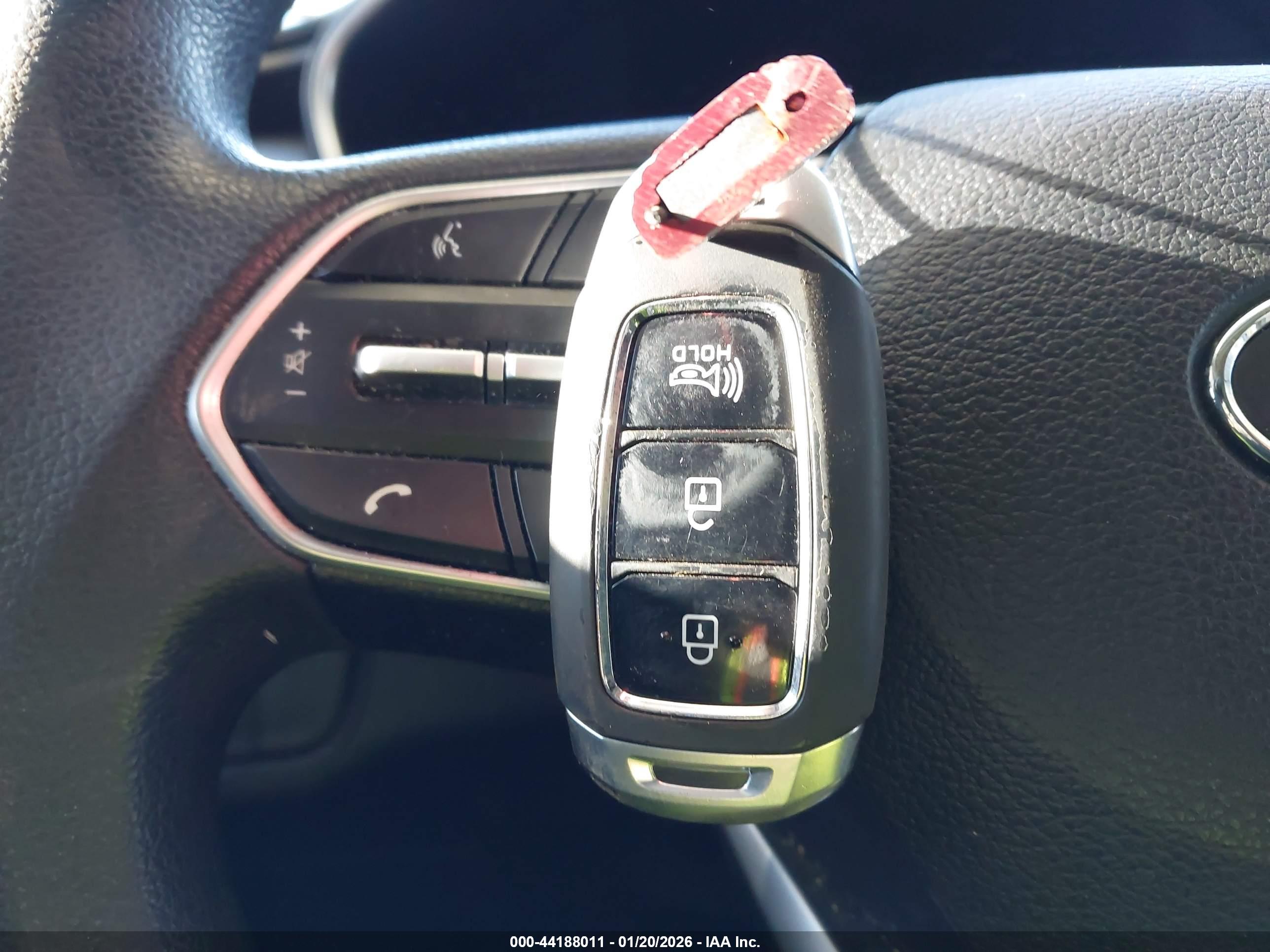 HYUNDAI SANTA image 11