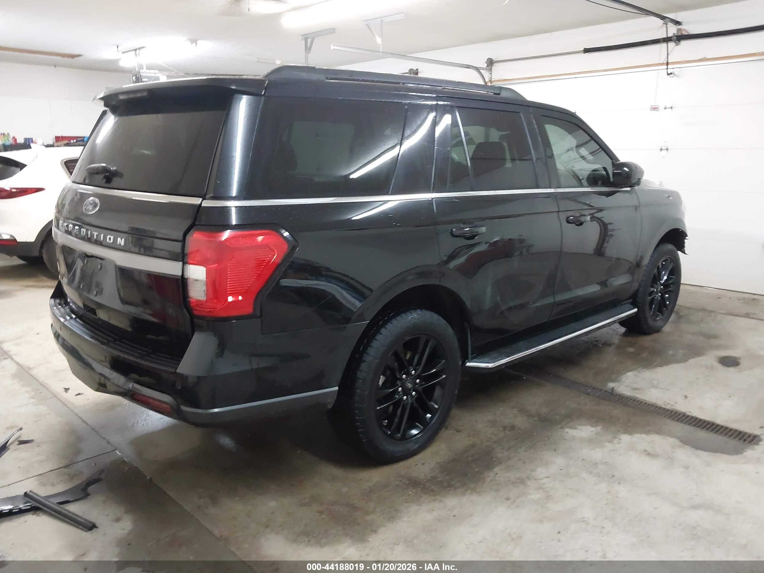 FORD EXPEDITION image 4