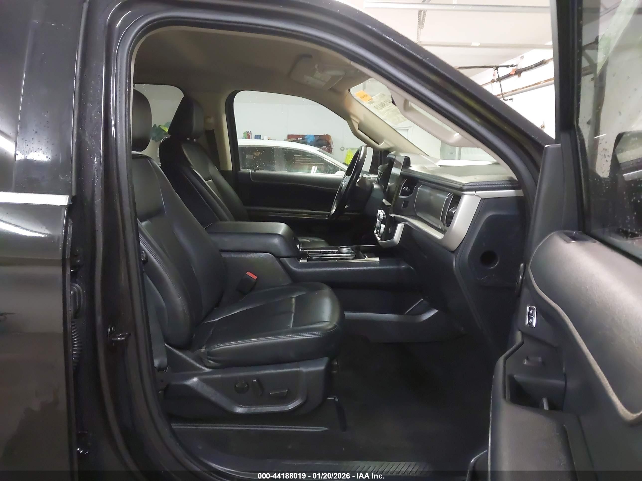 FORD EXPEDITION image 5