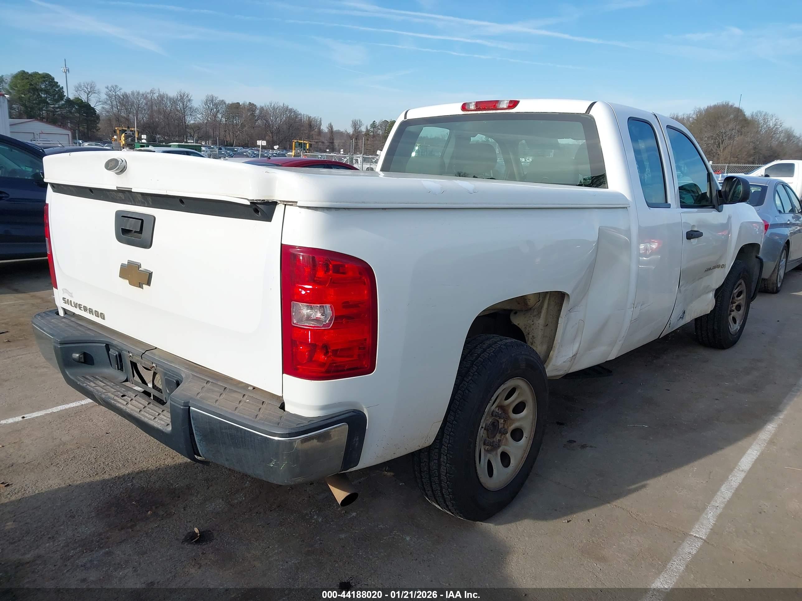 CHEVROLET SILVERADO image 4