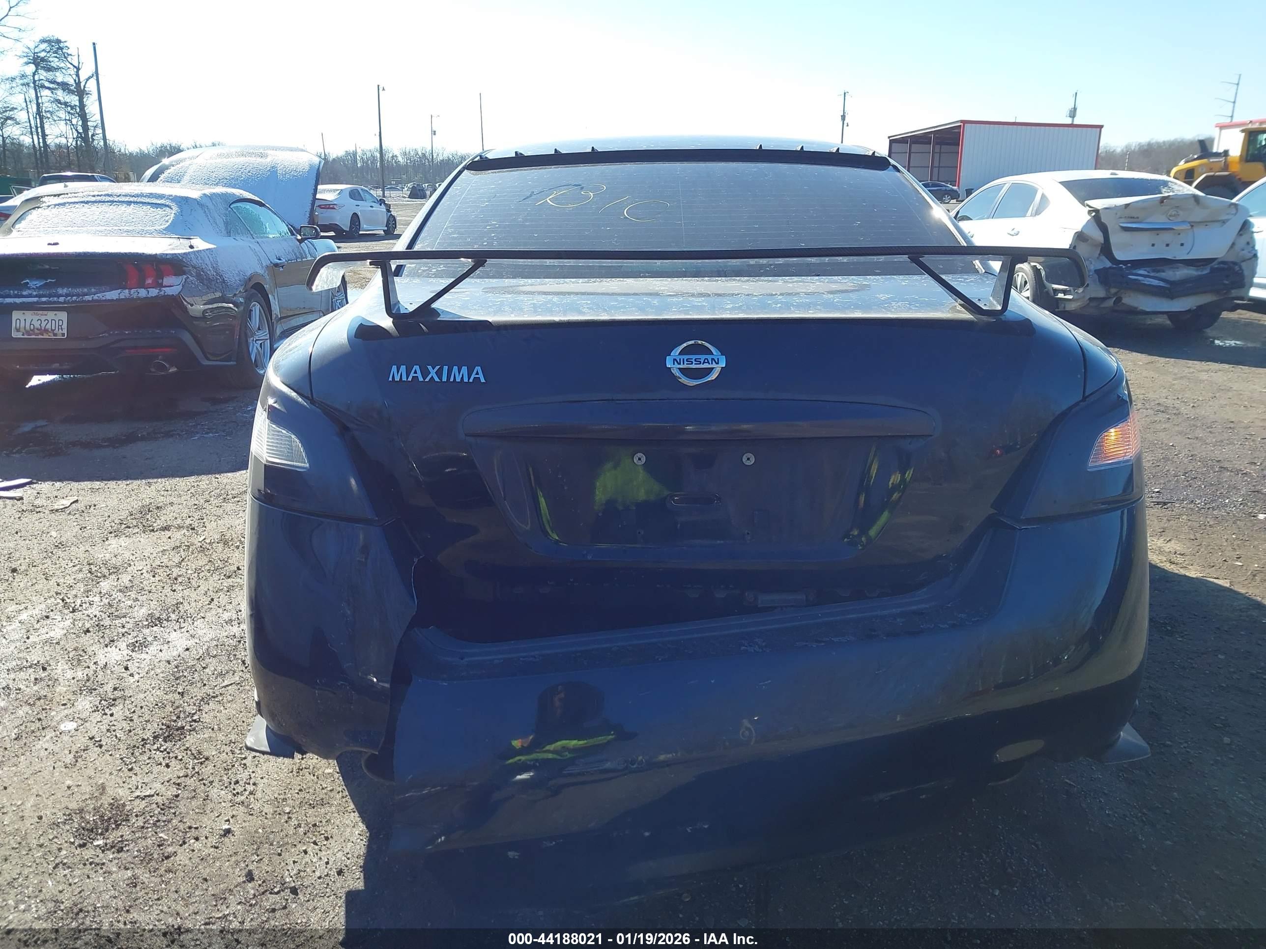 NISSAN MAXIMA image 6