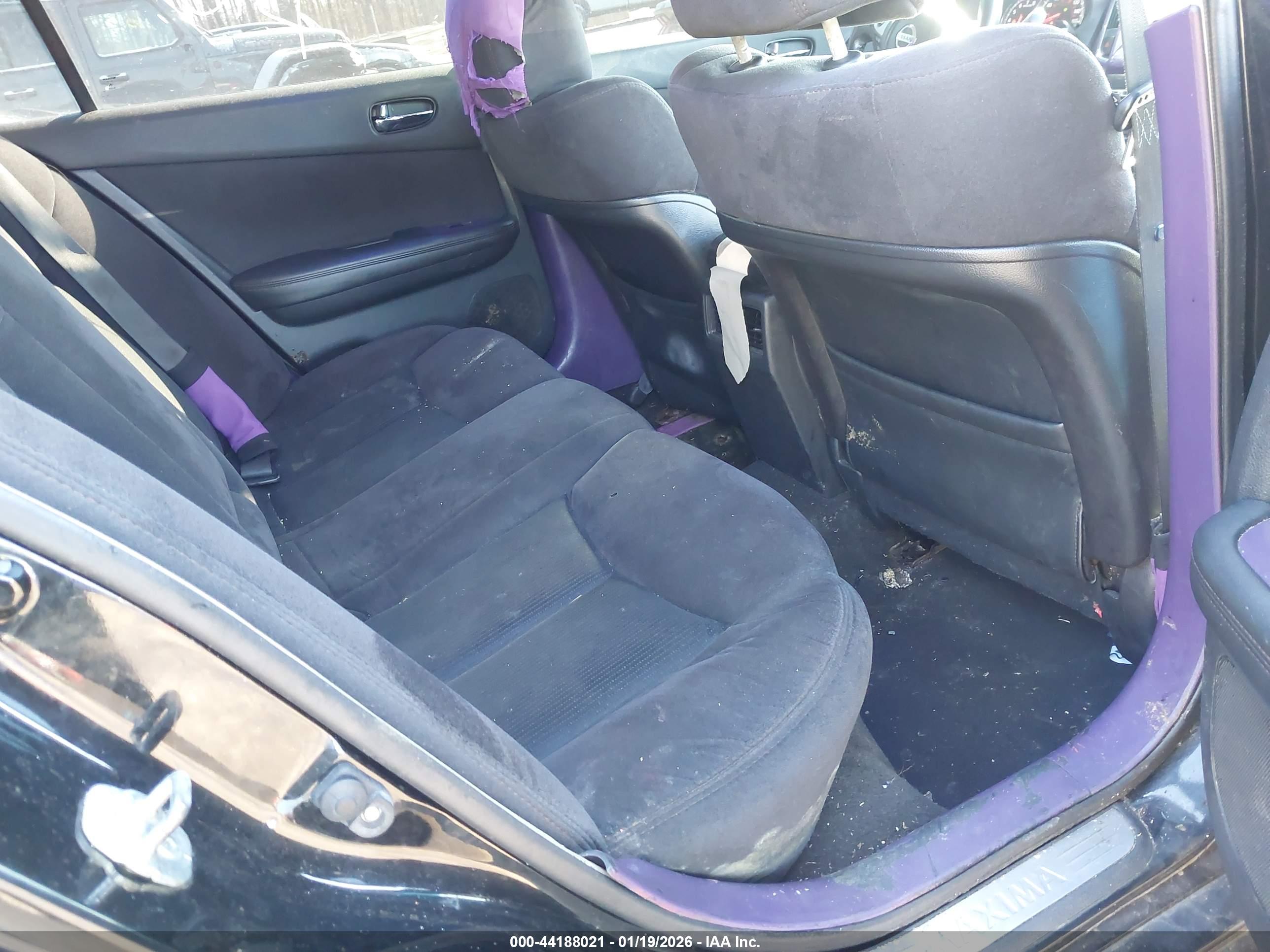 NISSAN MAXIMA image 8