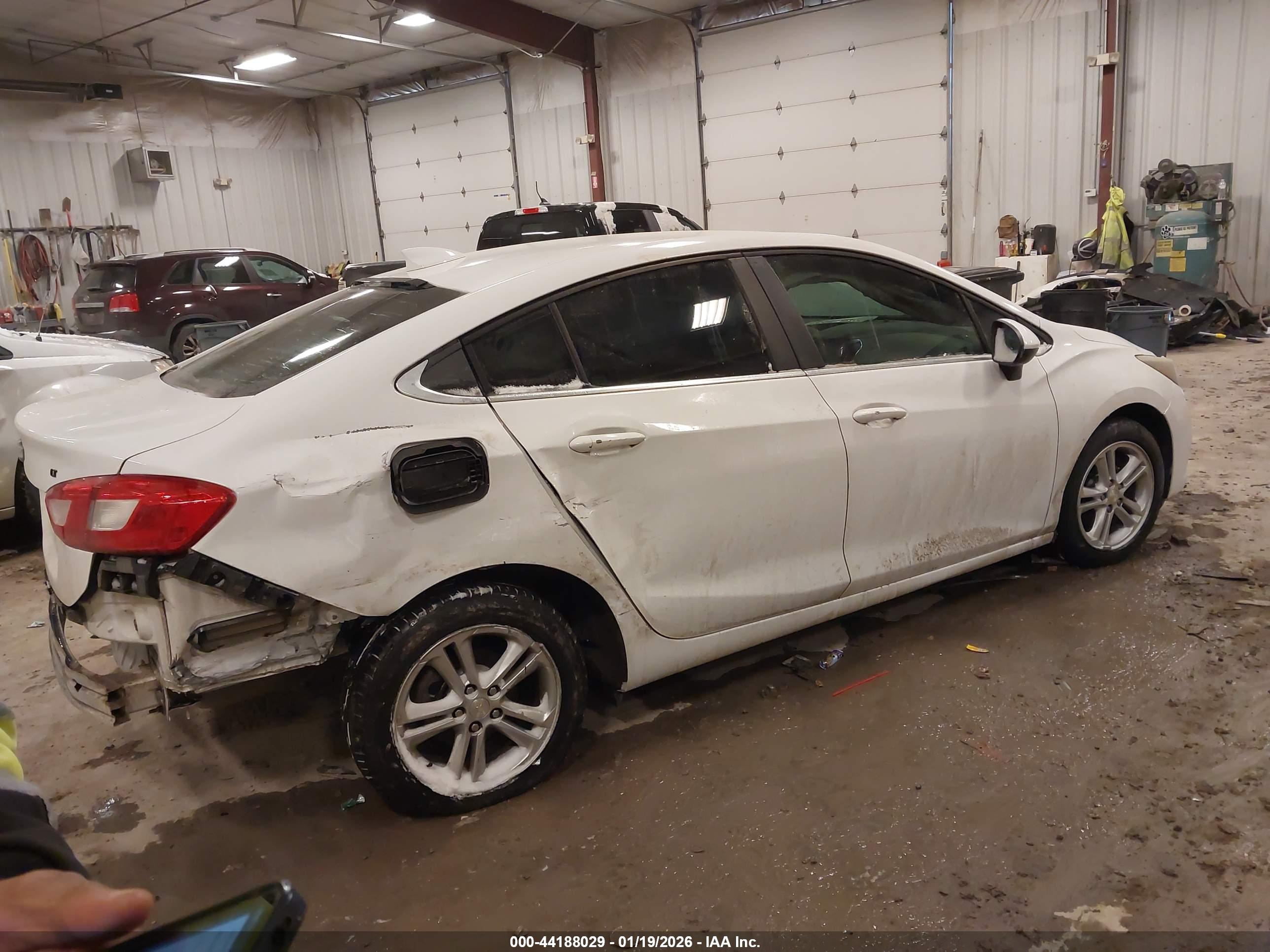 CHEVROLET CRUZE image 4