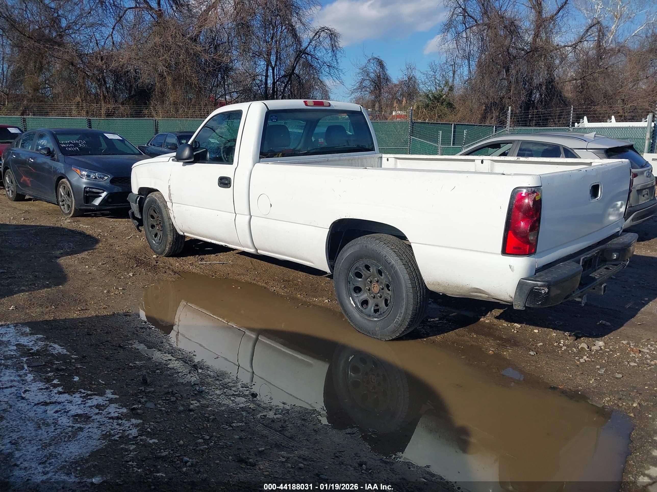 CHEVROLET SILVERADO image 3
