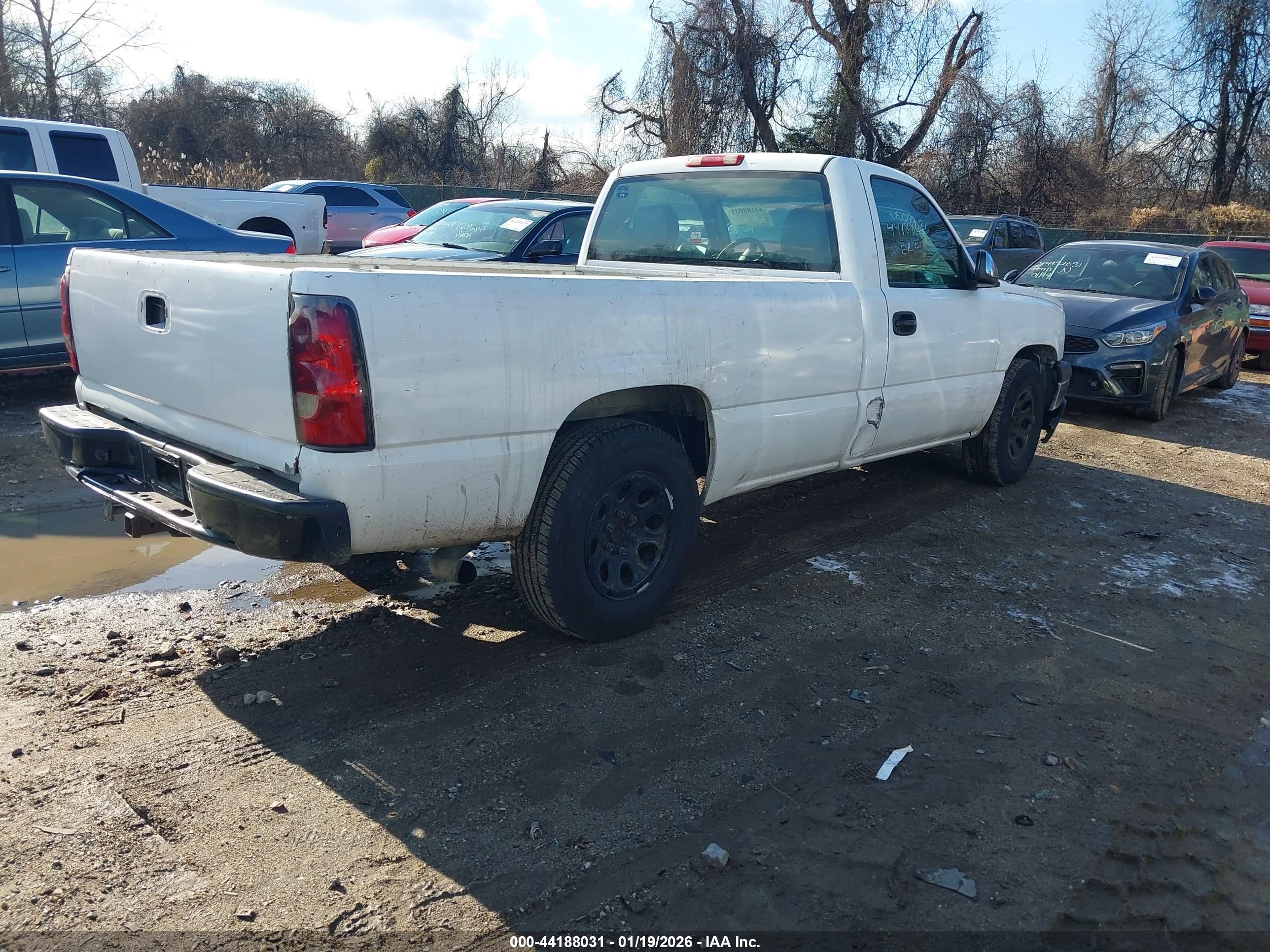 CHEVROLET SILVERADO image 4