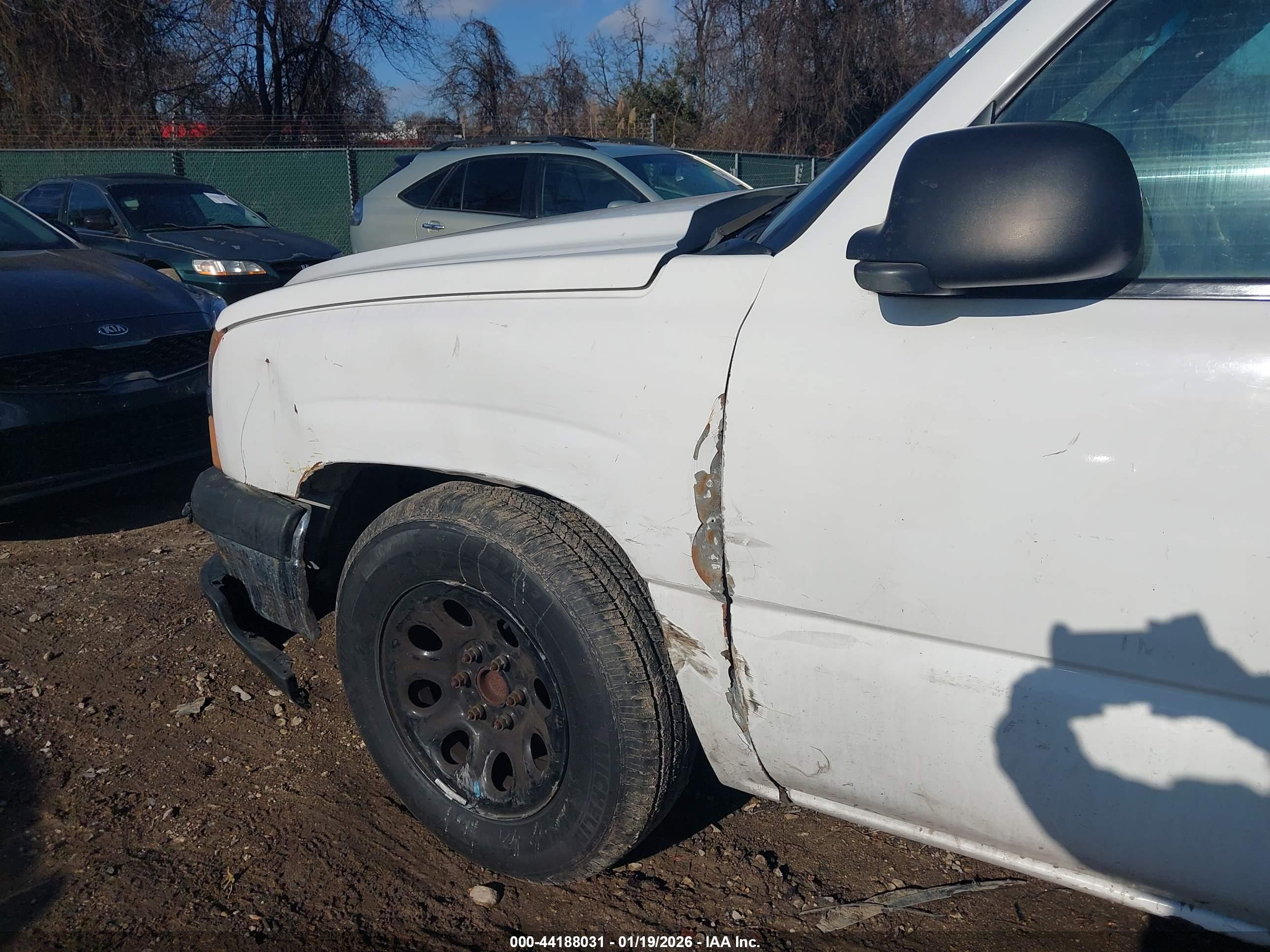 CHEVROLET SILVERADO image 6