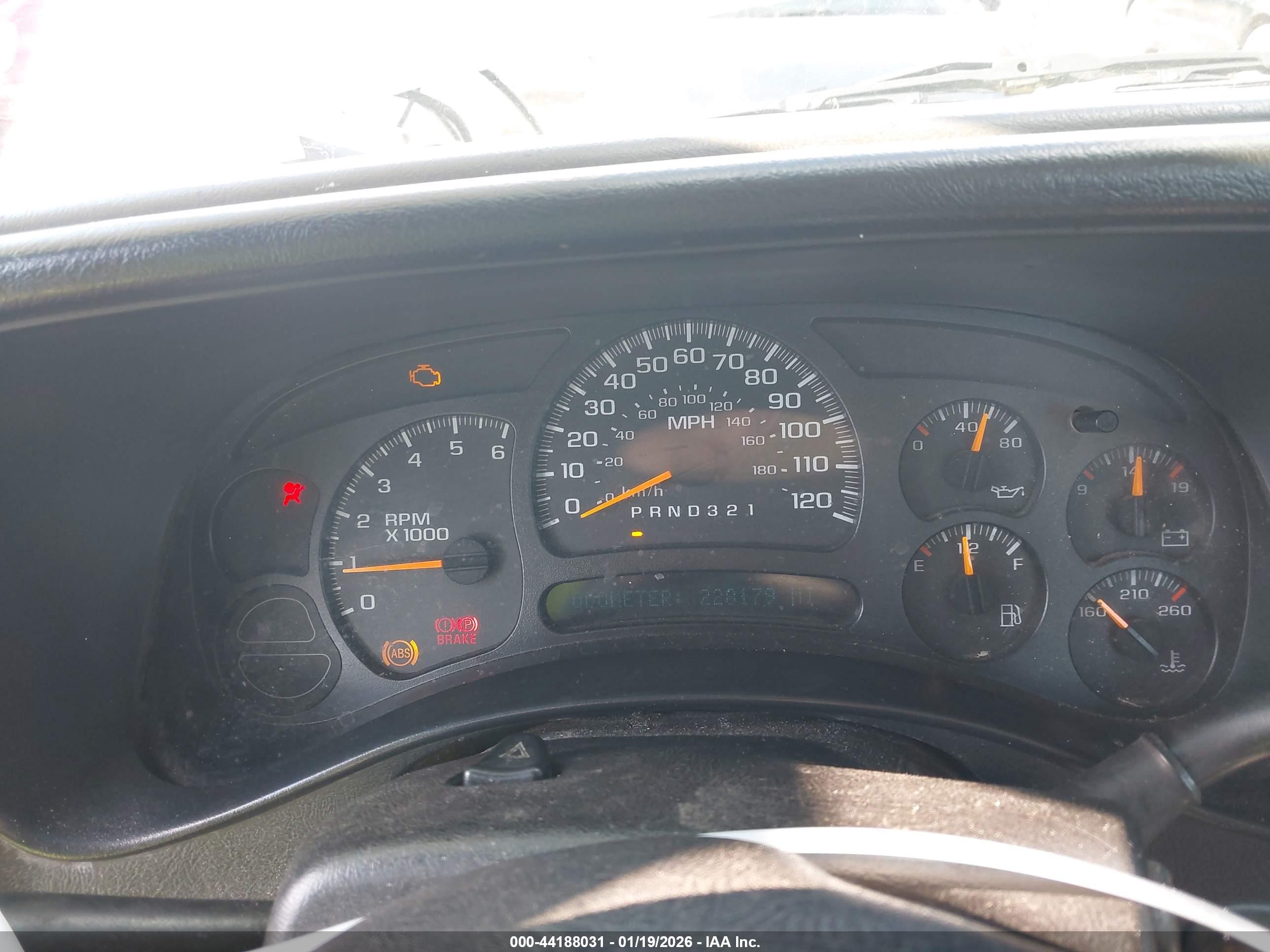 CHEVROLET SILVERADO image 7