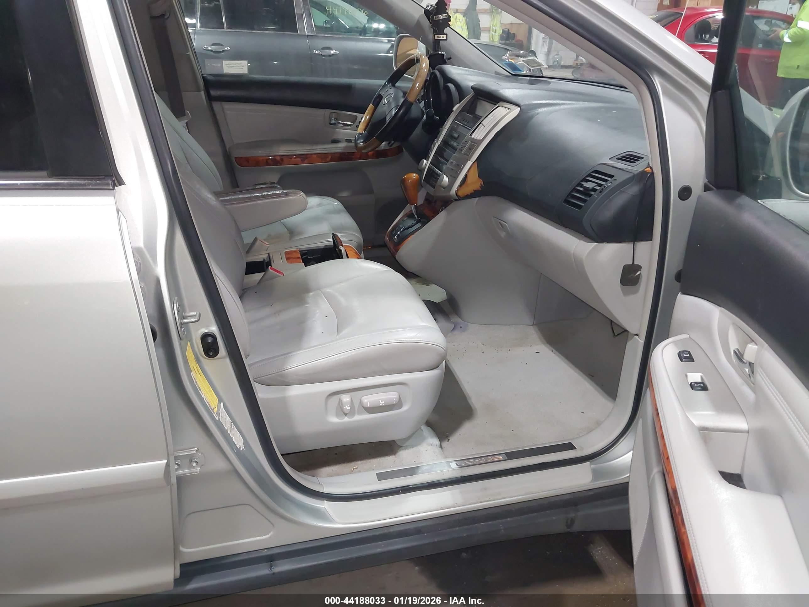 LEXUS RX image 5