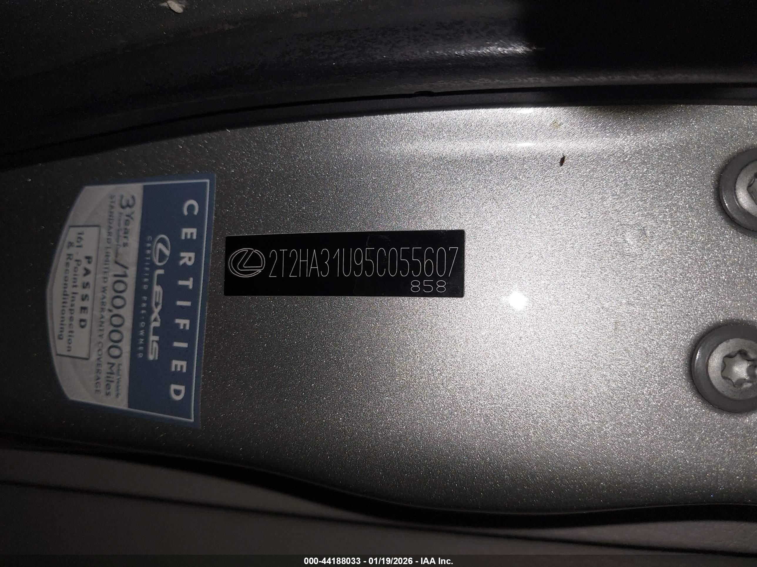LEXUS RX image 9