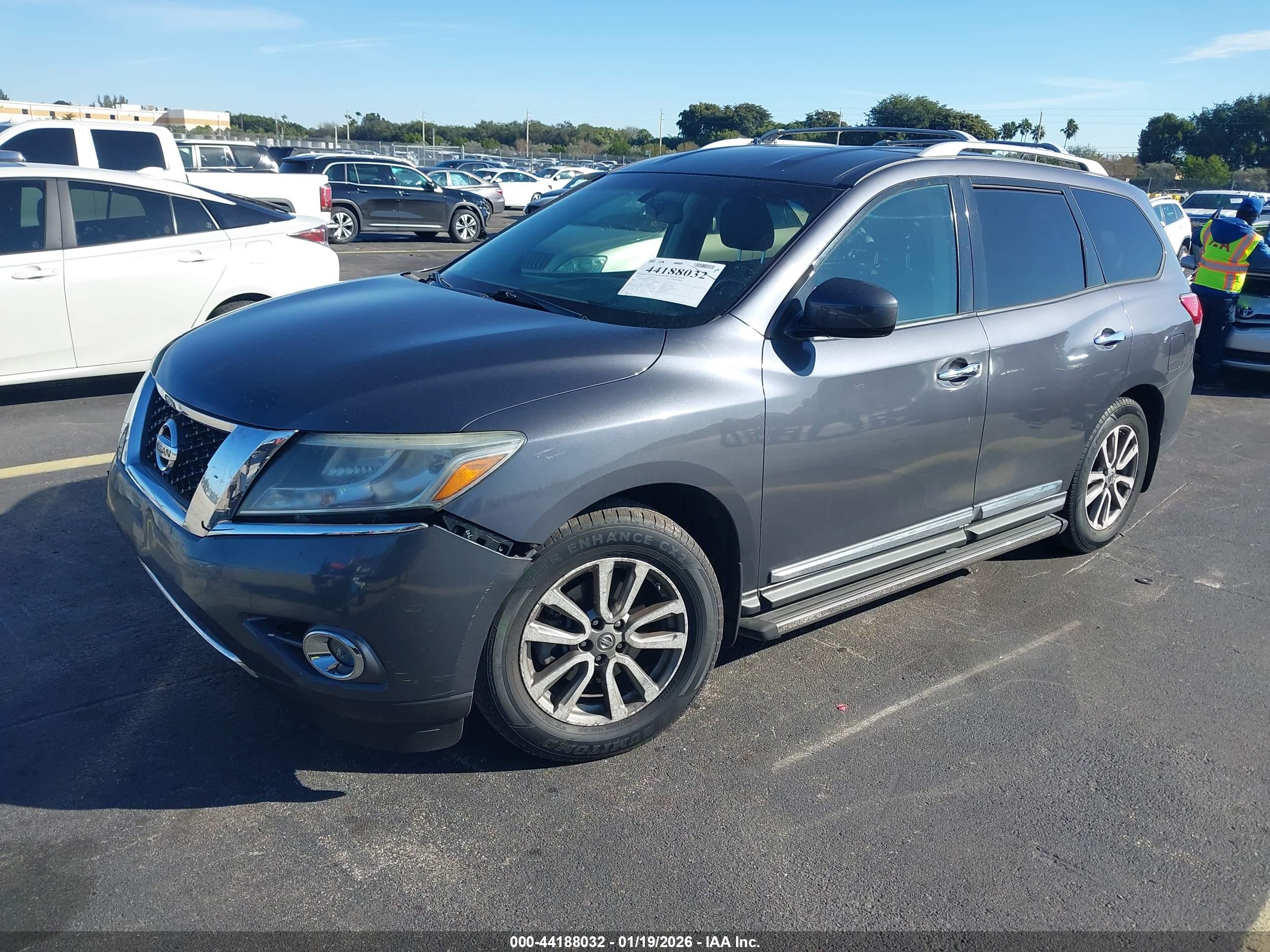 NISSAN PATHFINDER image 2