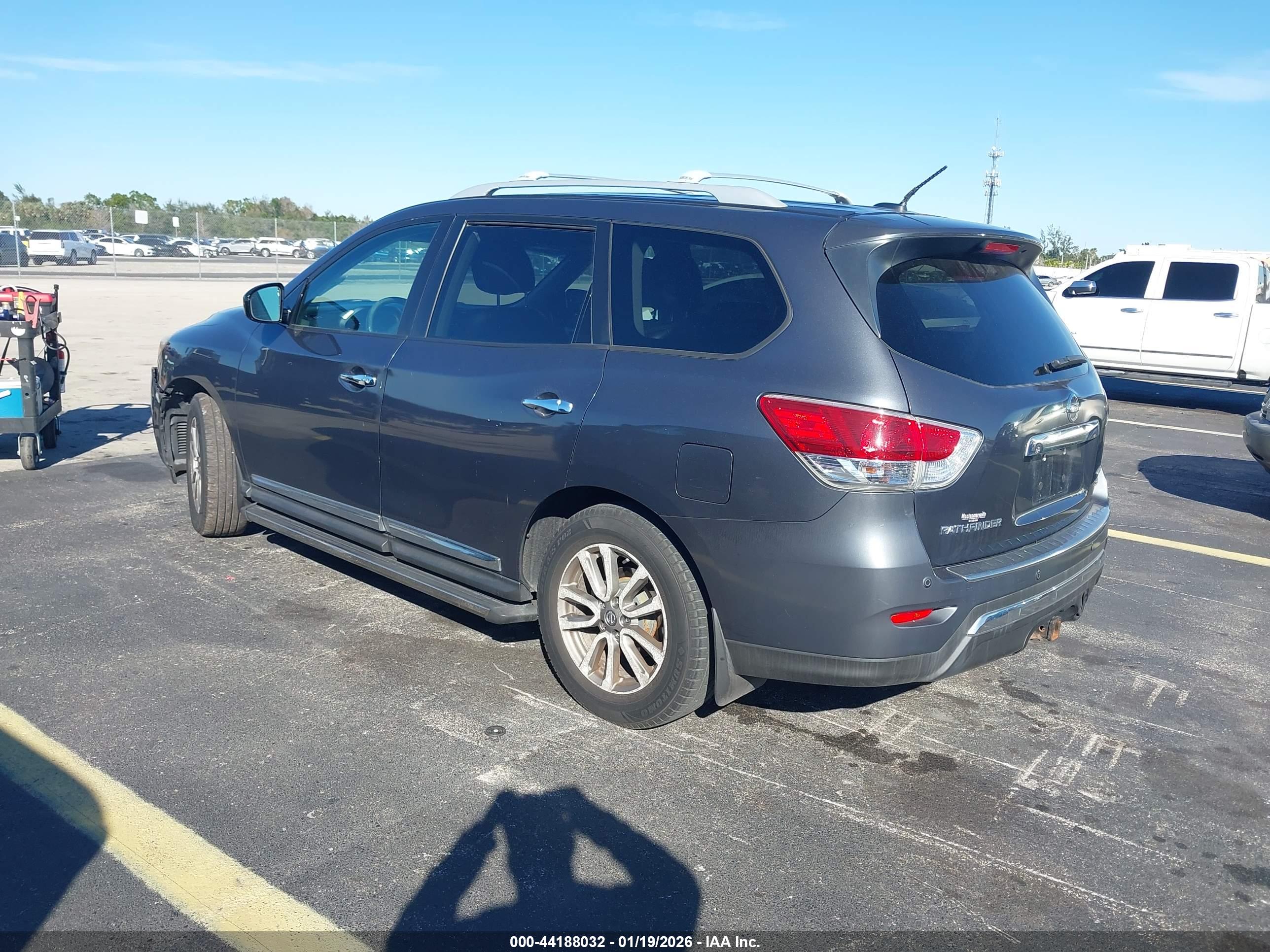 NISSAN PATHFINDER image 3