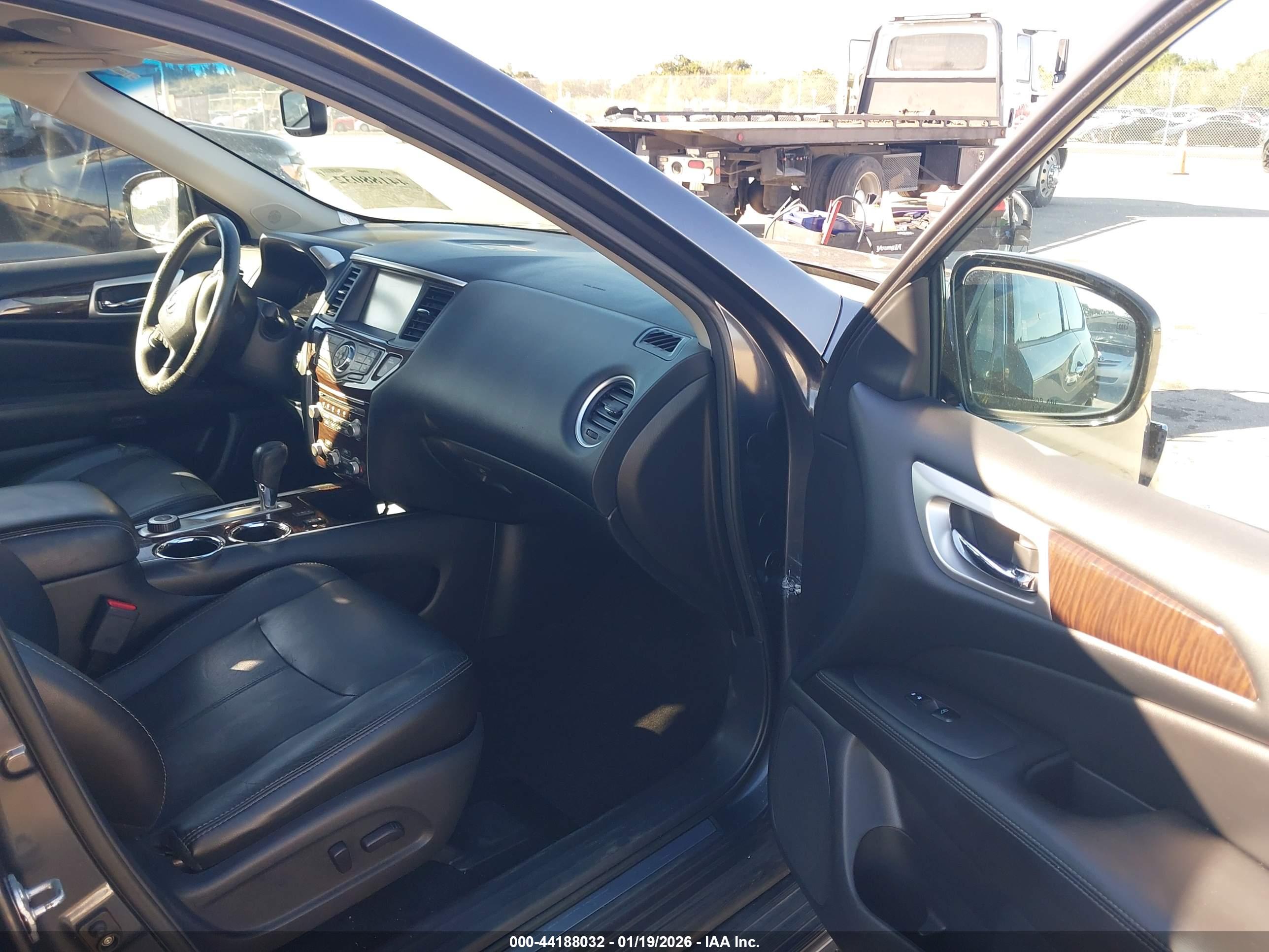 NISSAN PATHFINDER image 5