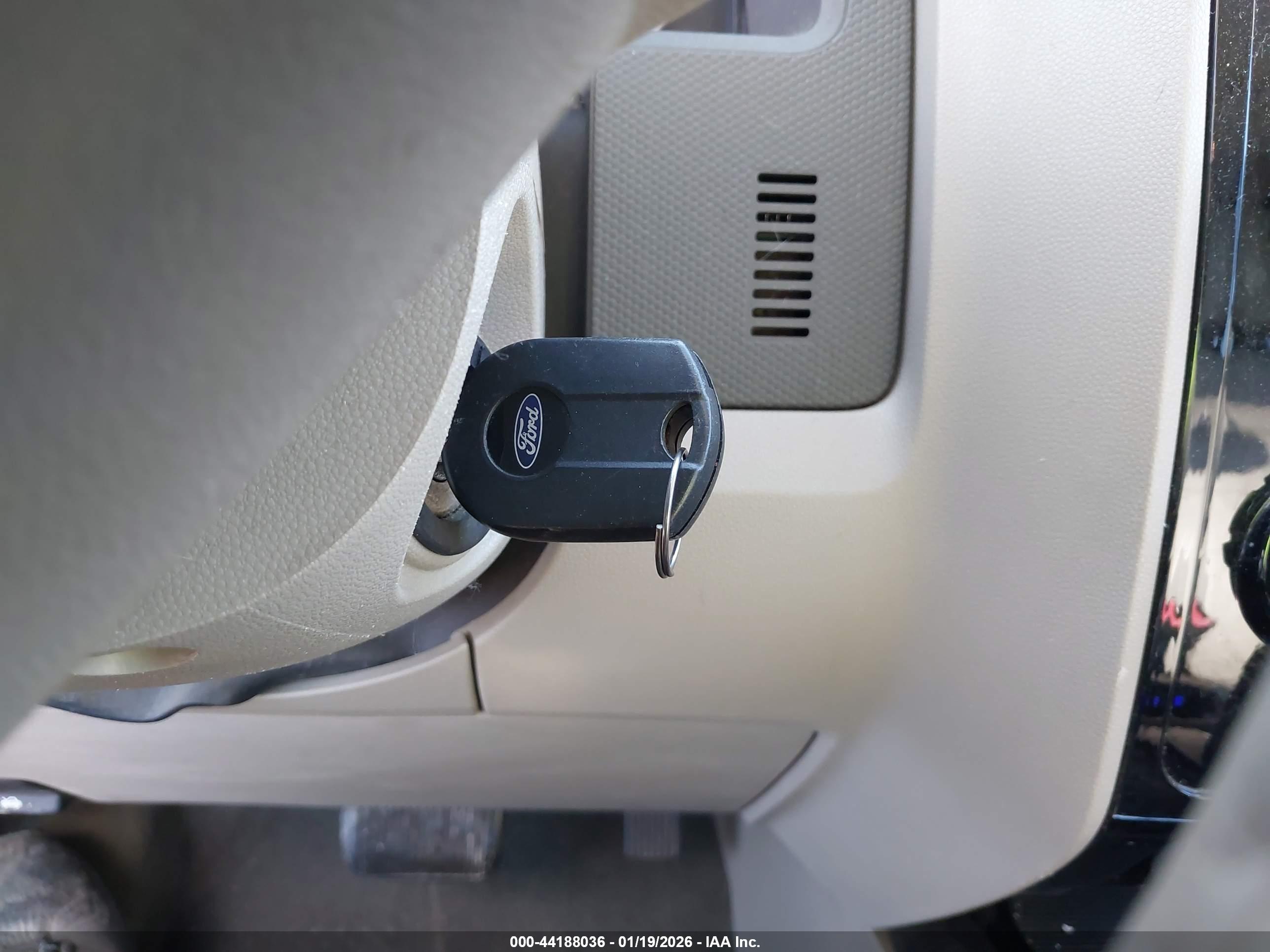 FORD ESCAPE image 11