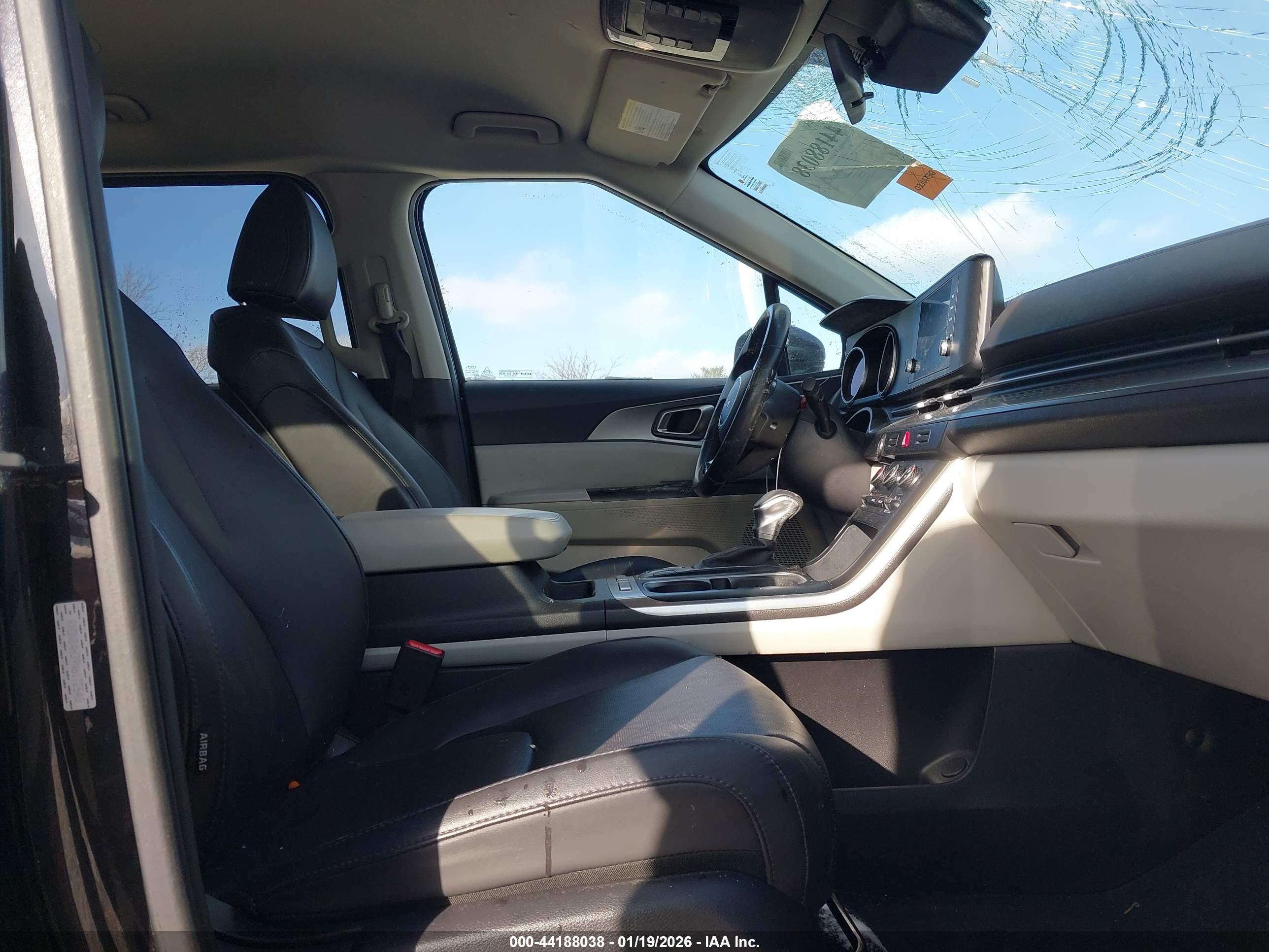 KIA CARNIVAL image 5