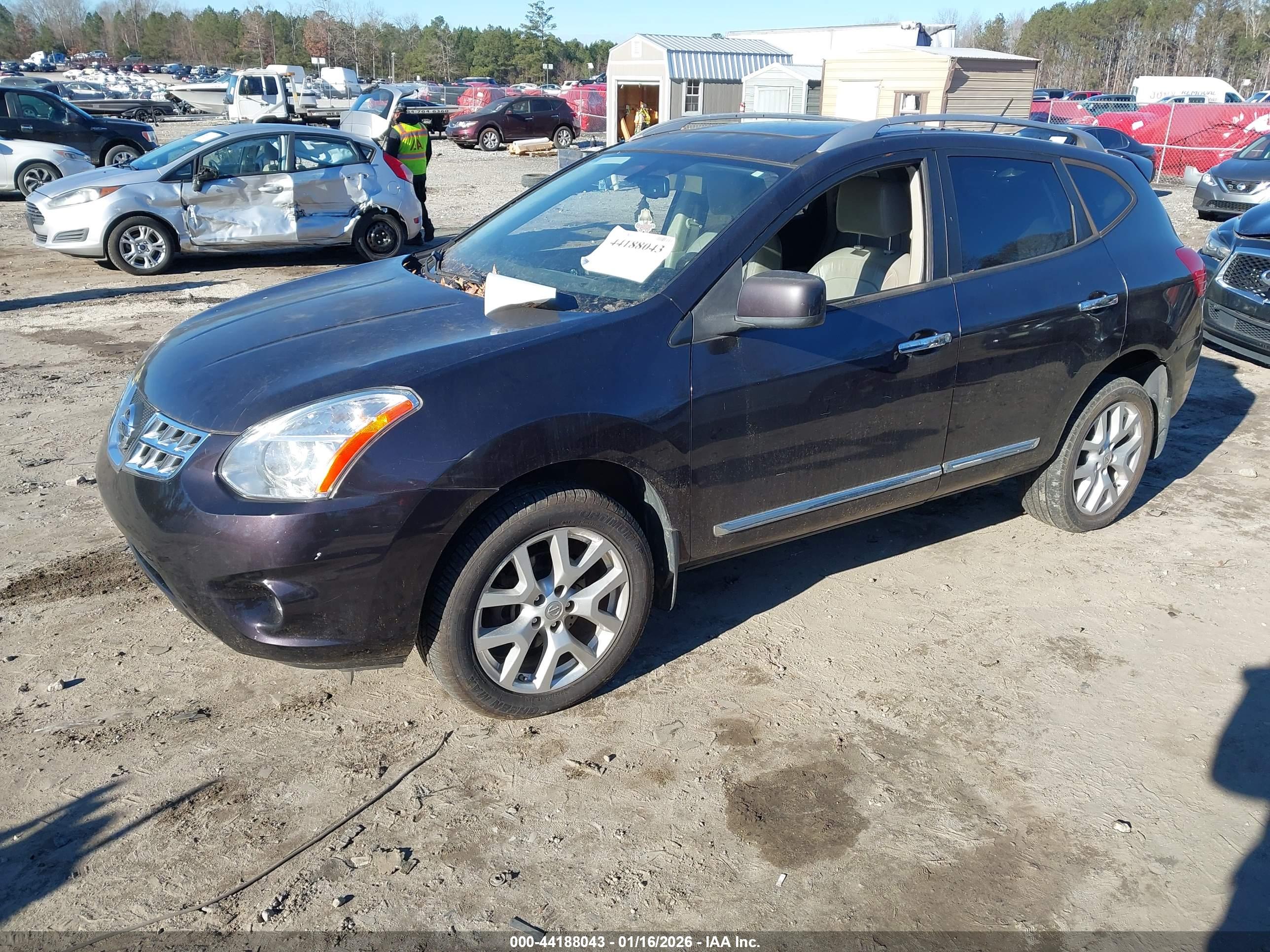 NISSAN ROGUE image 2
