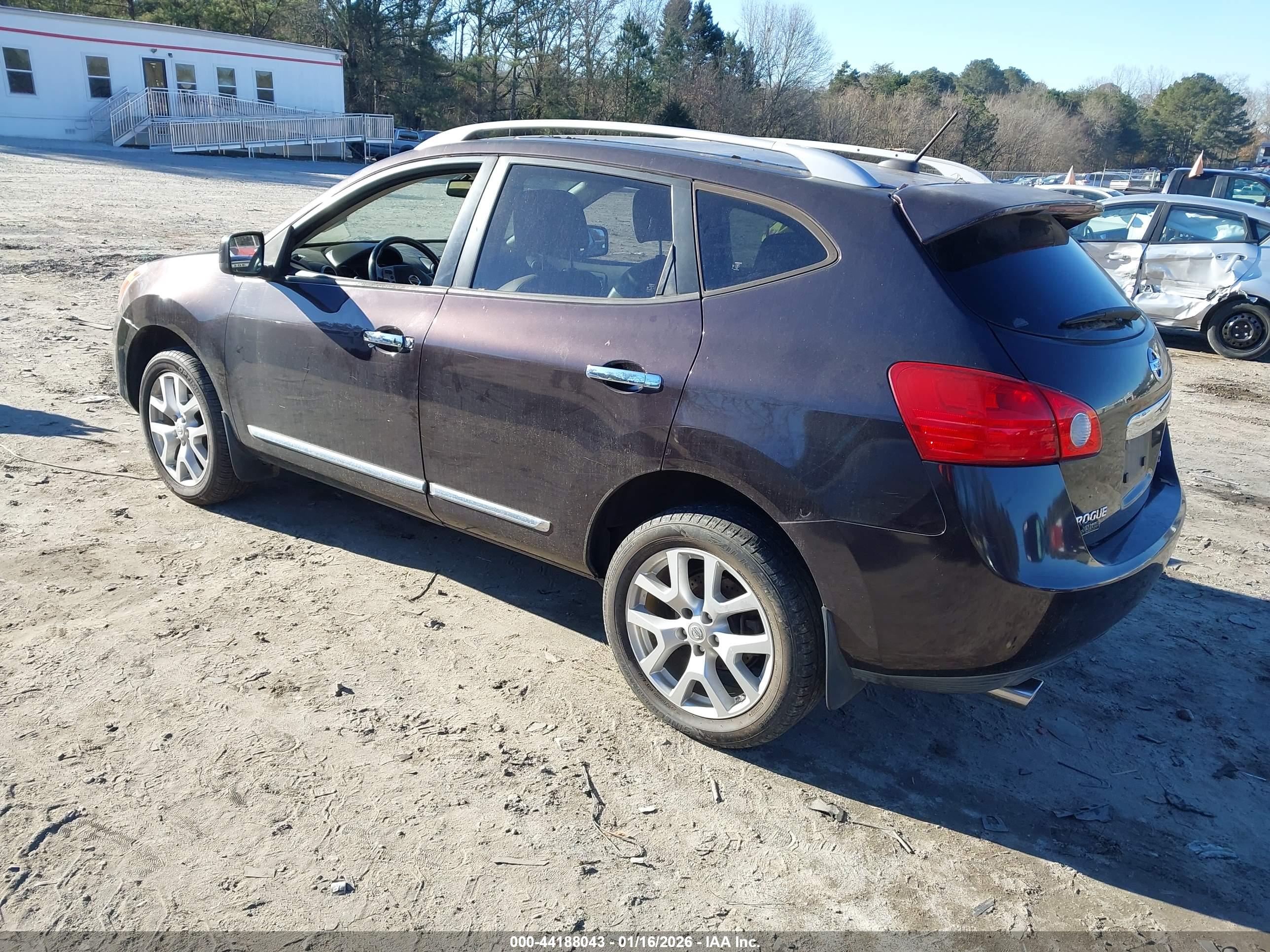 NISSAN ROGUE image 3