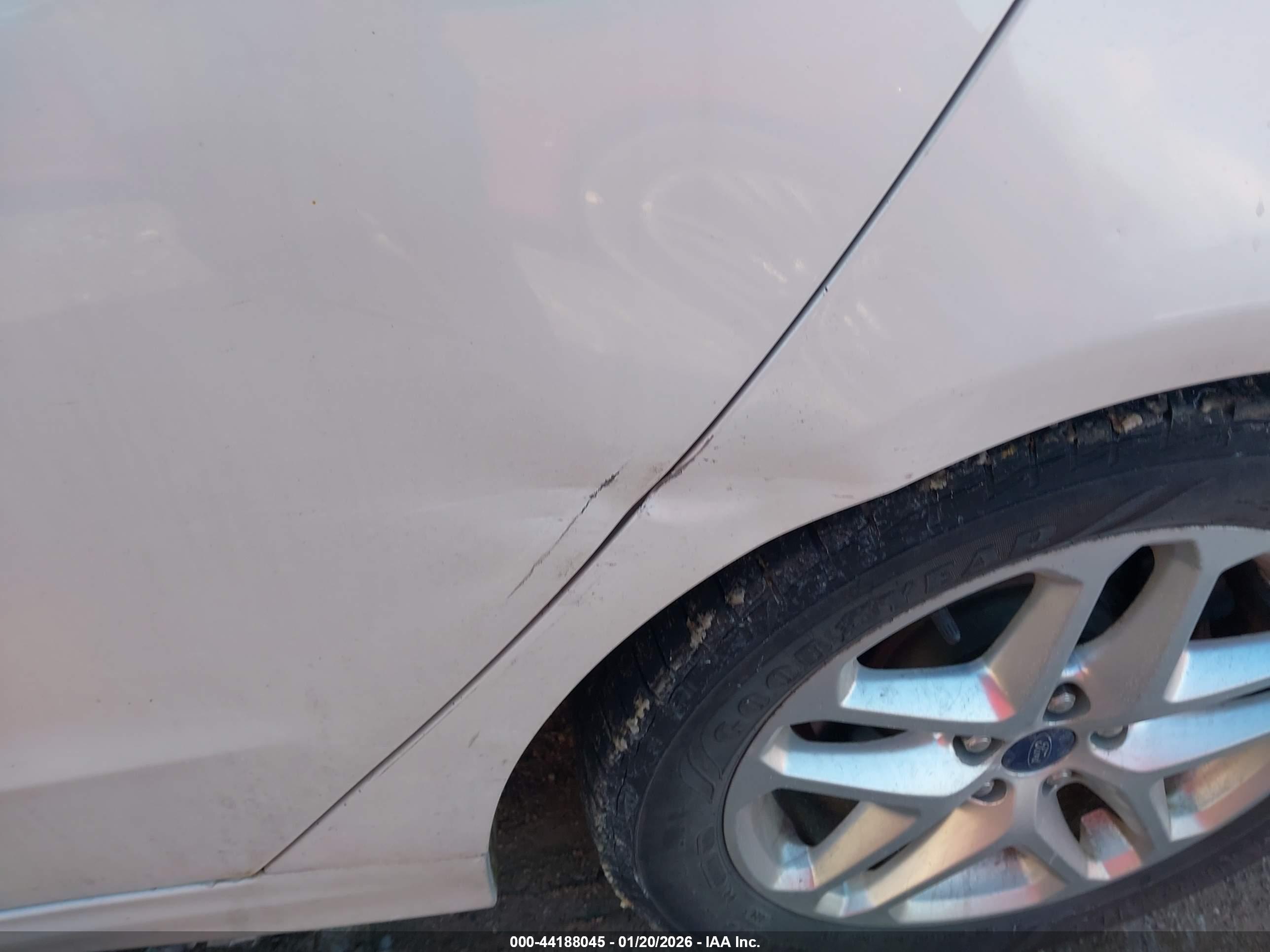 FORD FUSION image 6