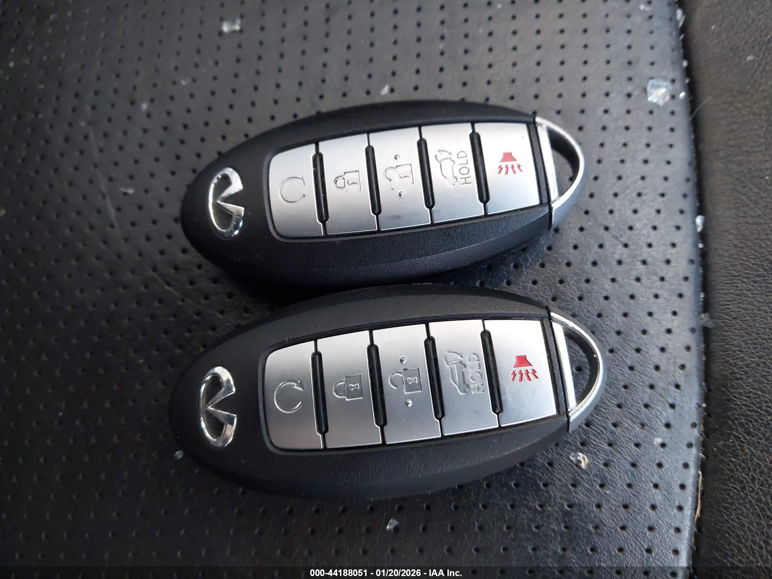 INFINITI QX80 image 11