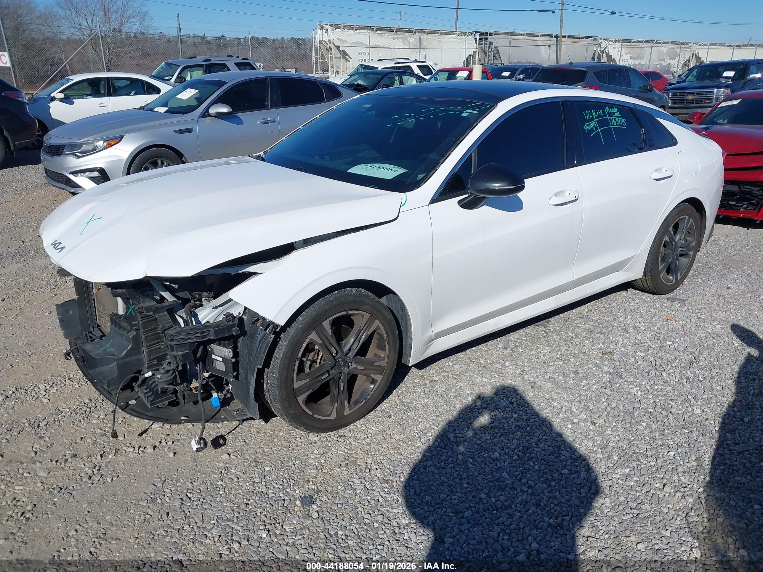 KIA K5 image 2