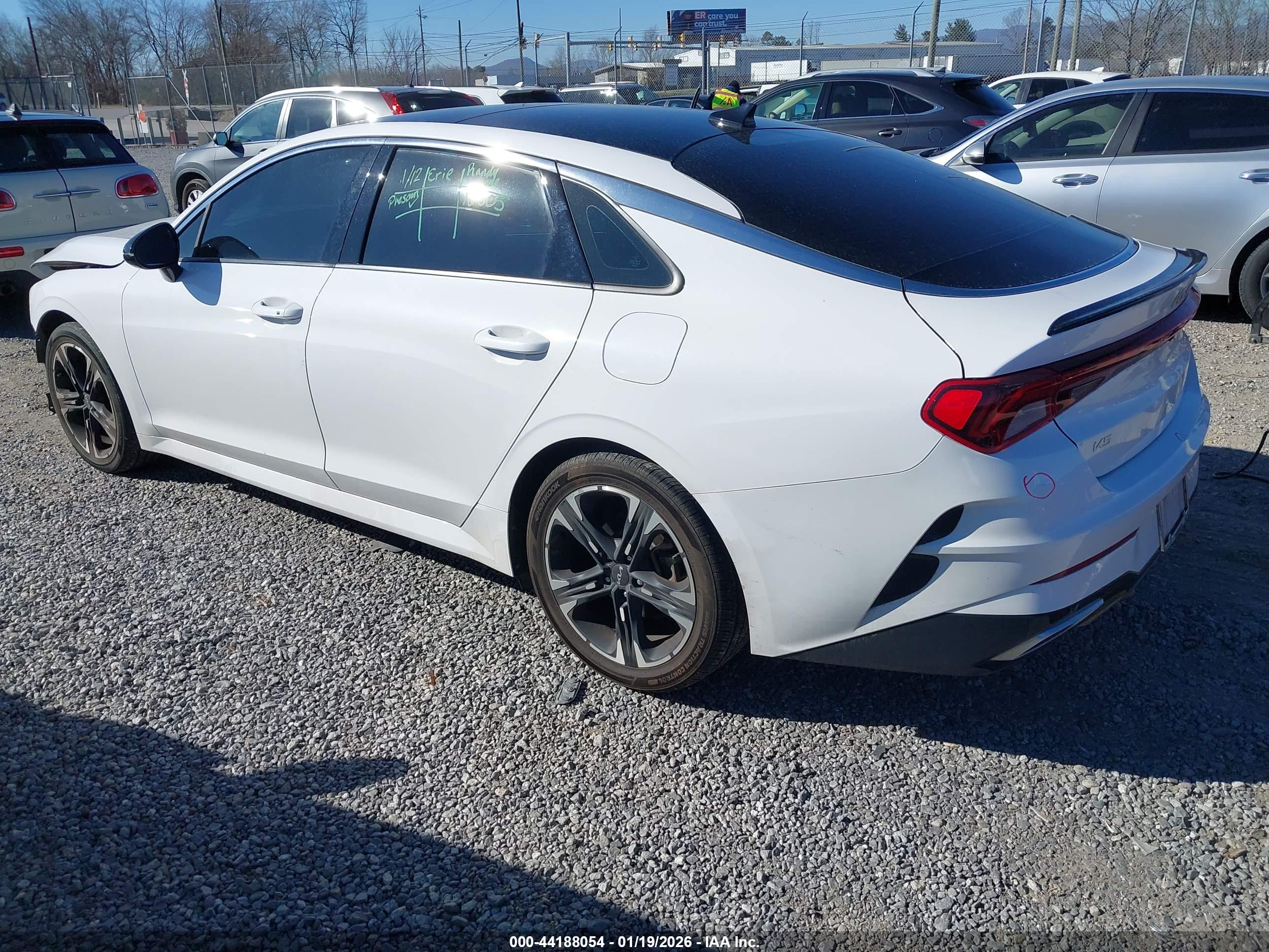 KIA K5 image 3
