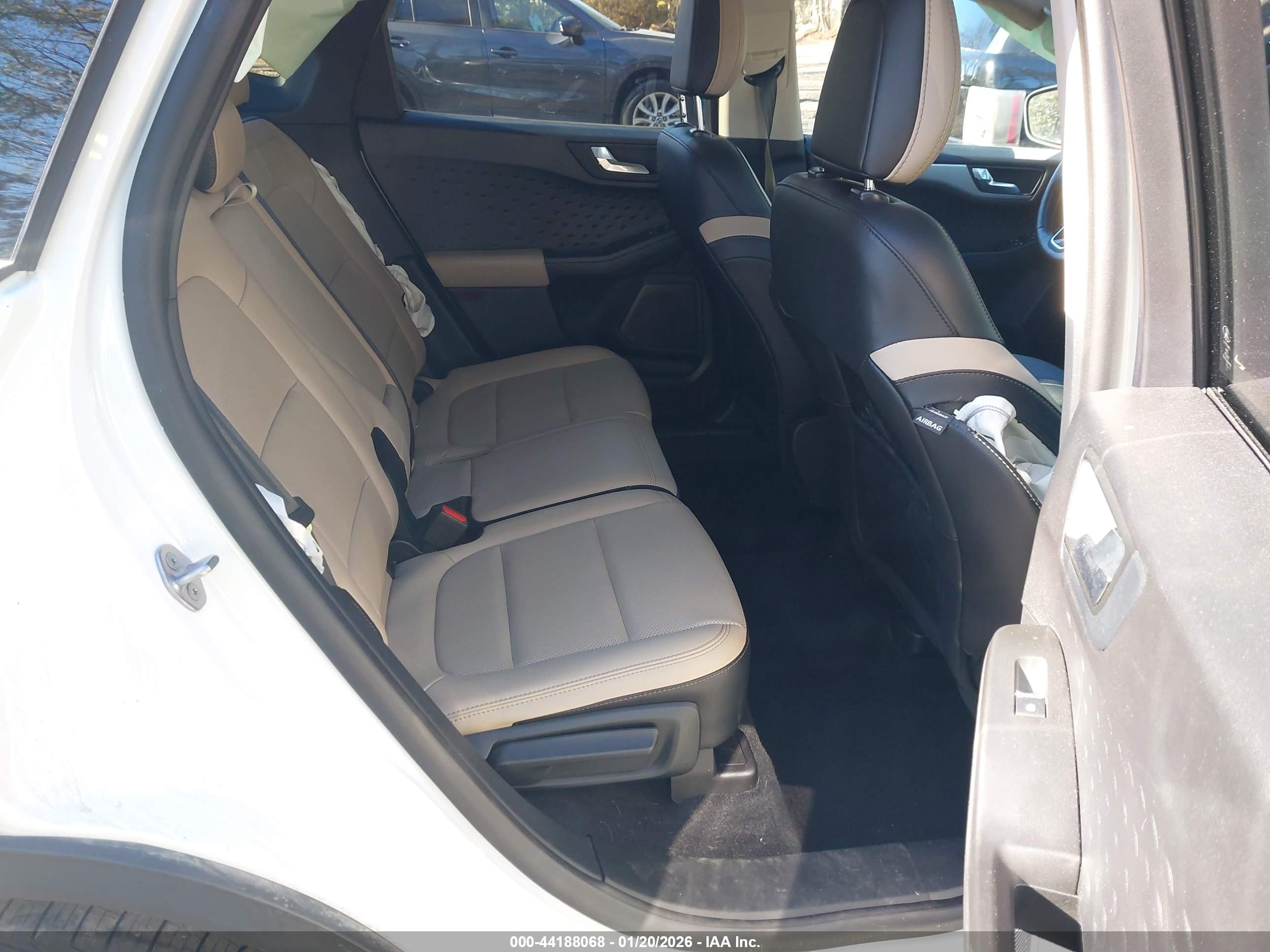FORD ESCAPE image 8