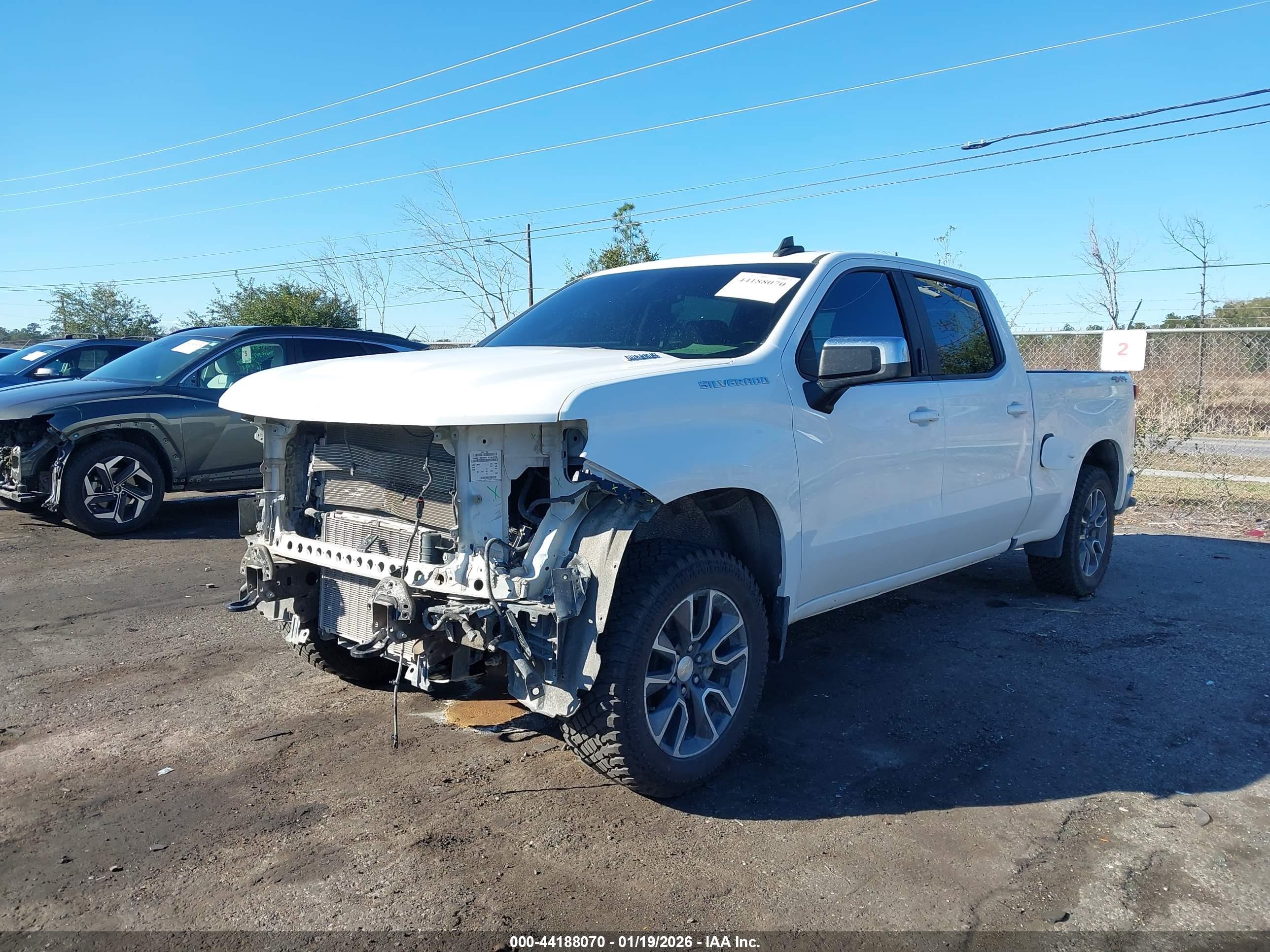 CHEVROLET SILVERADO image 2