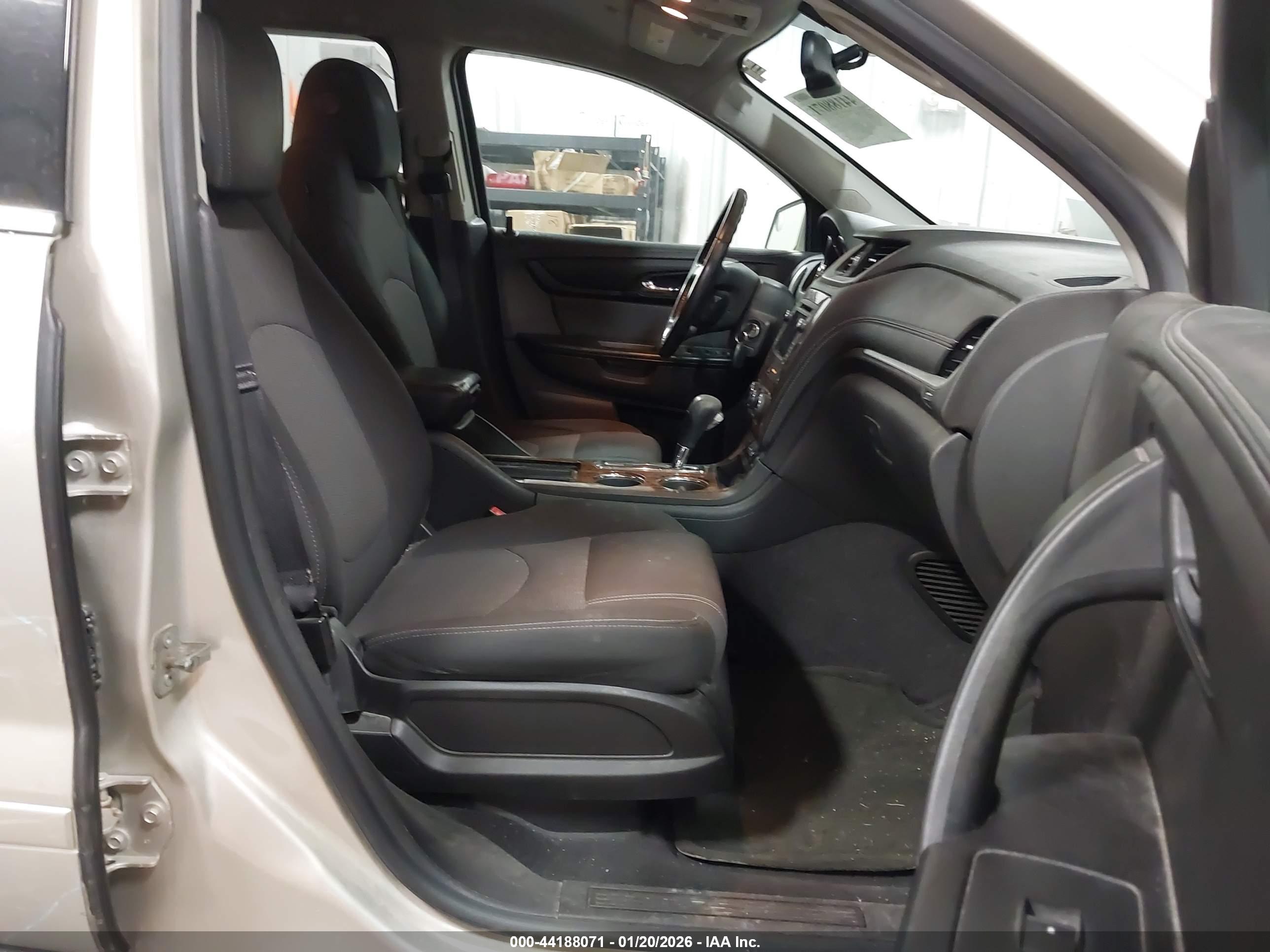 CHEVROLET TRAVERSE image 5