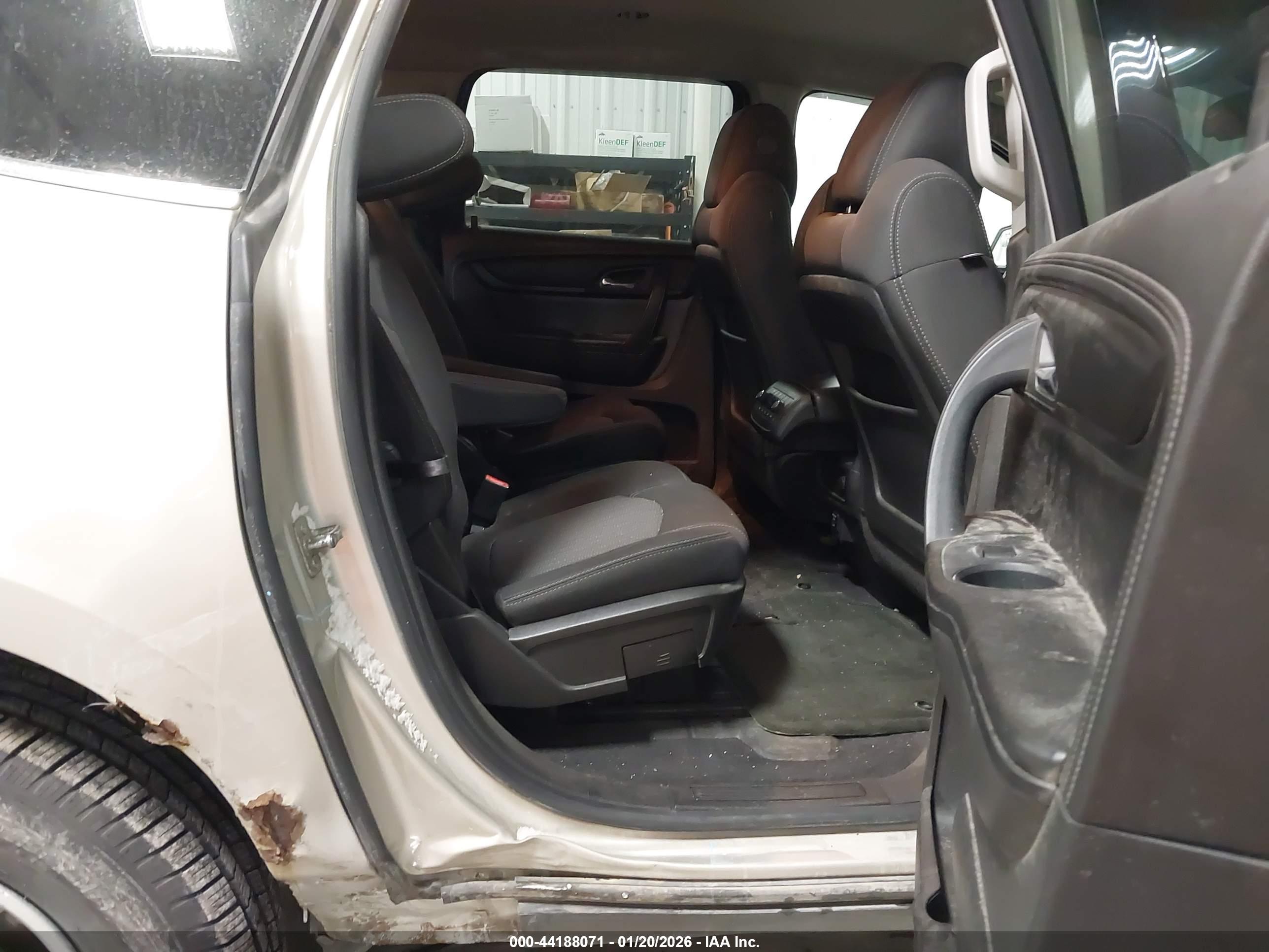 CHEVROLET TRAVERSE image 8