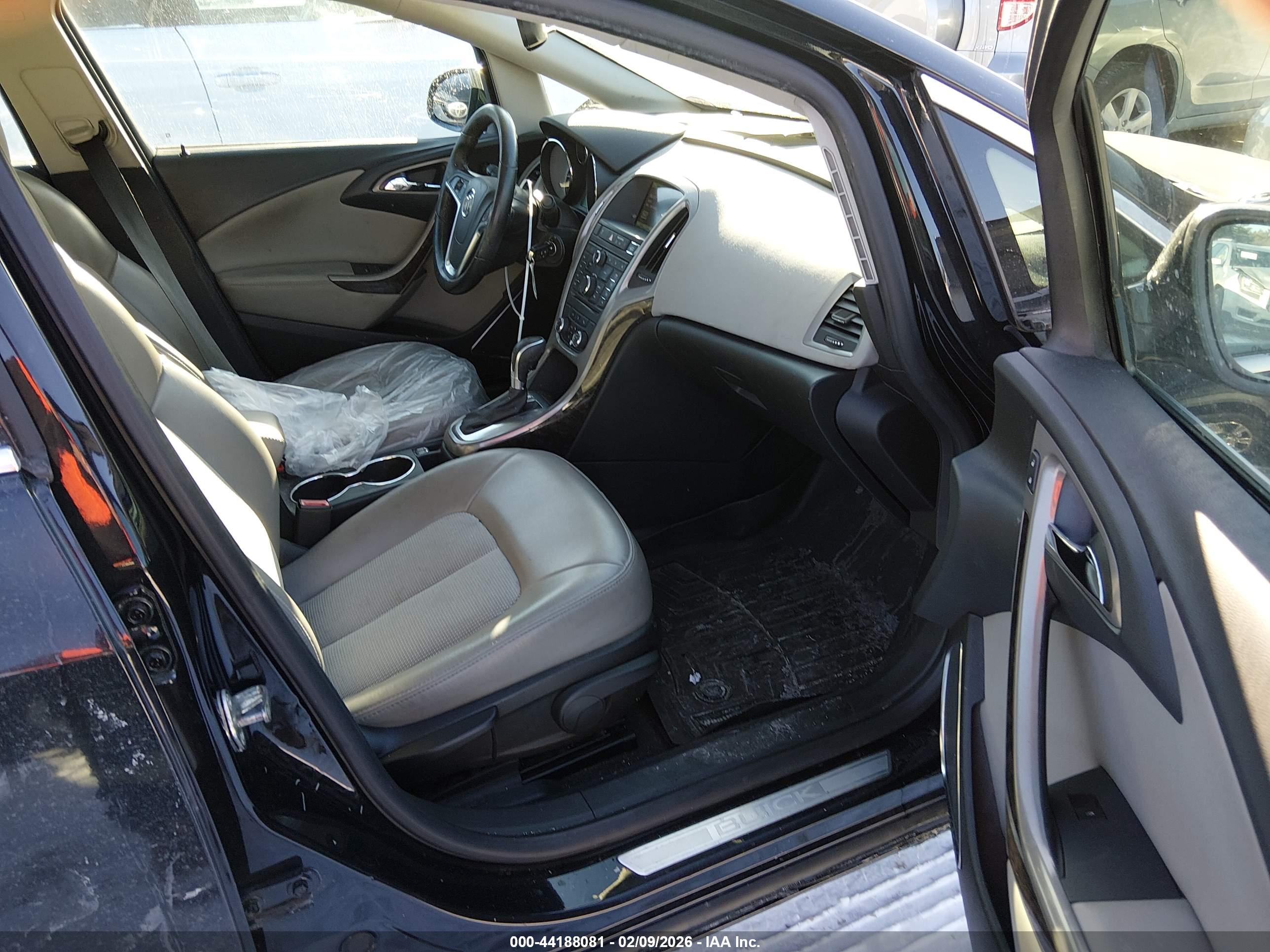 BUICK VERANO image 5