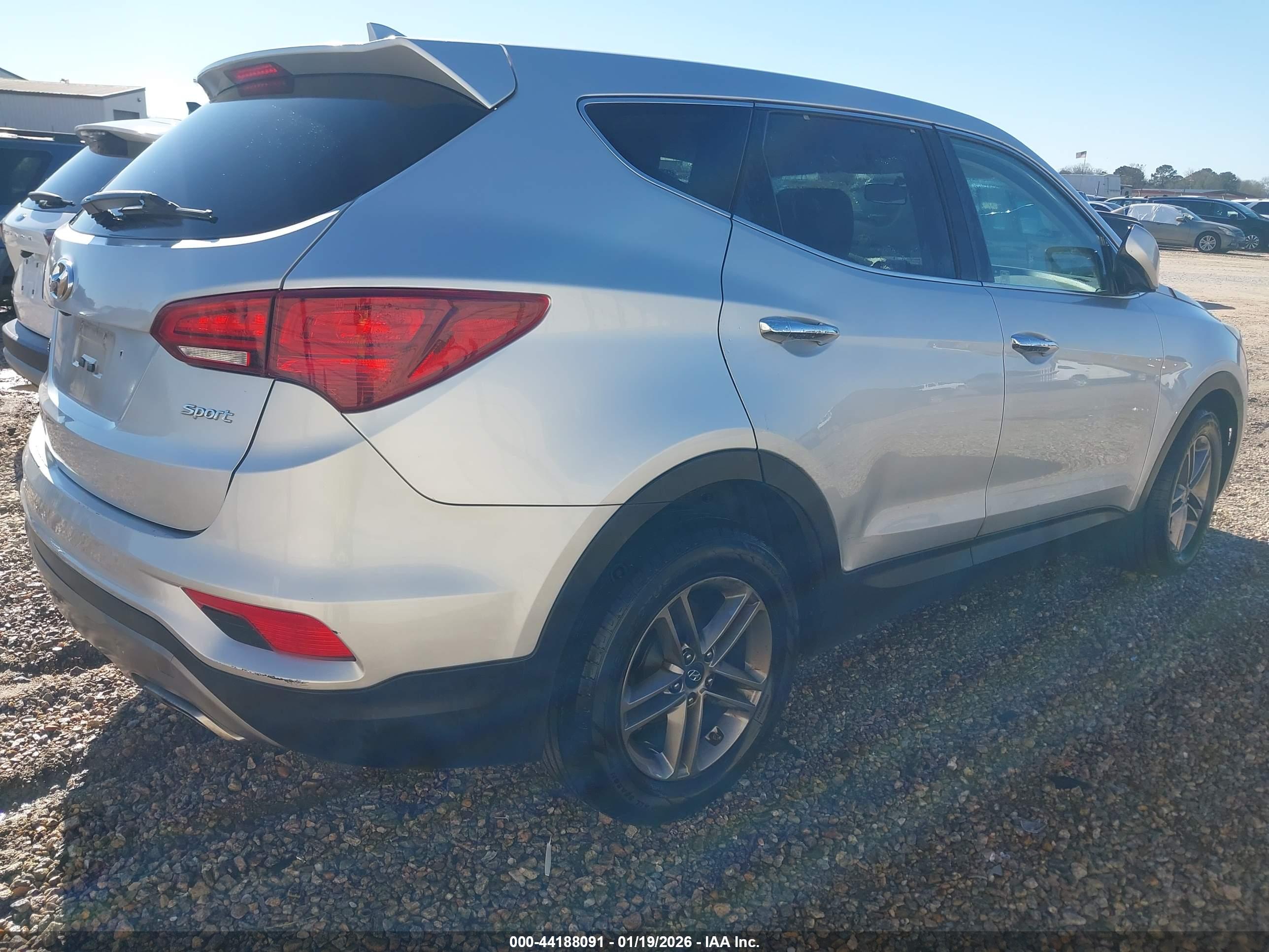 HYUNDAI SANTA image 4
