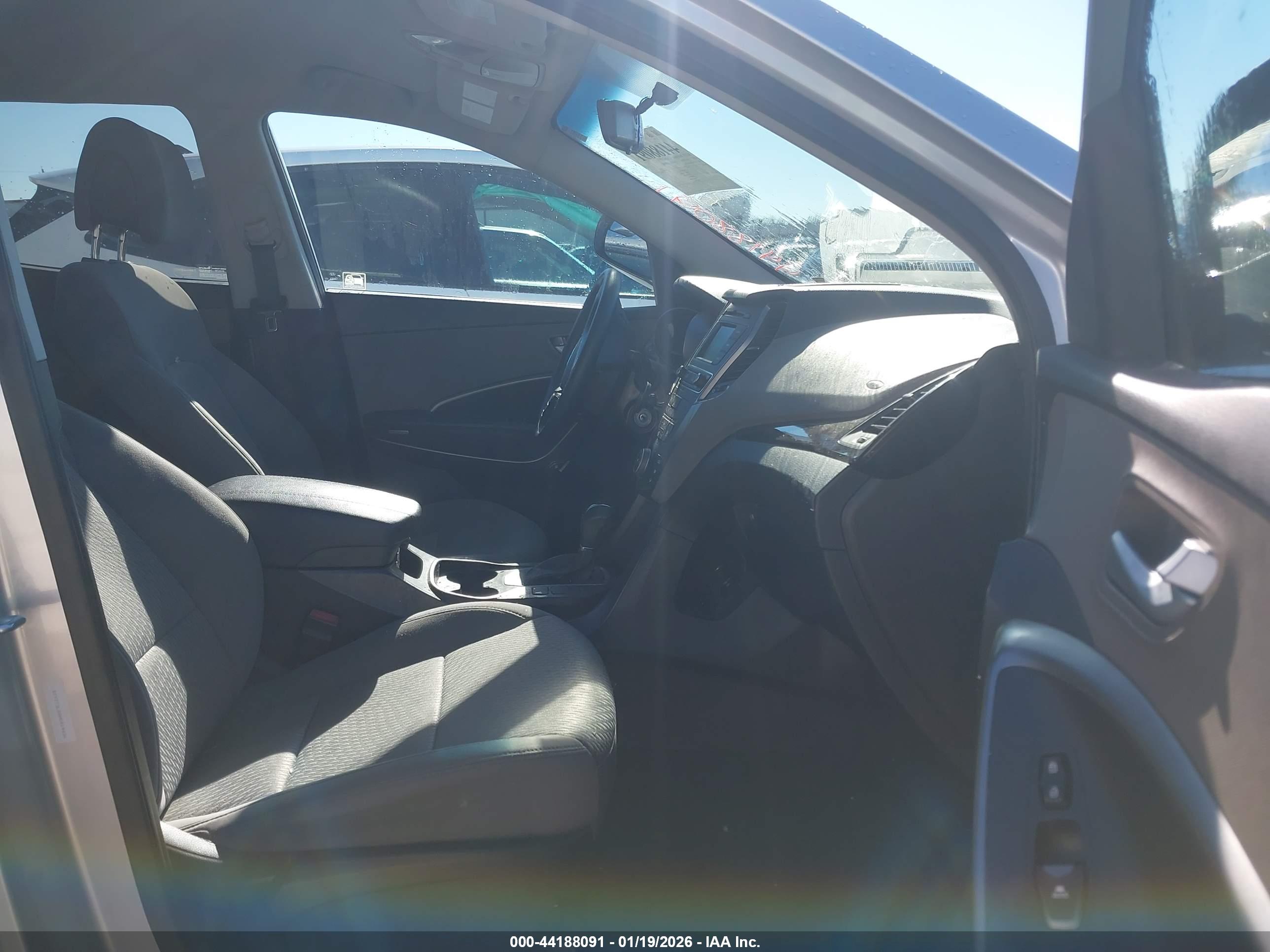 HYUNDAI SANTA image 5