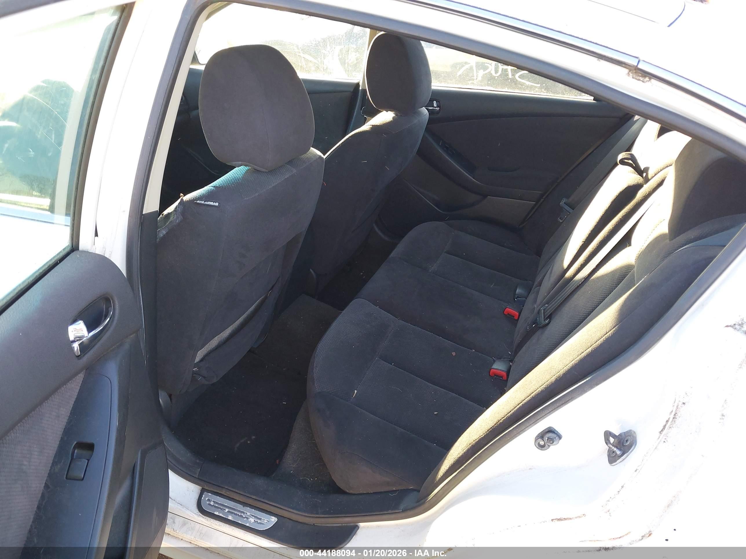 NISSAN ALTIMA image 8