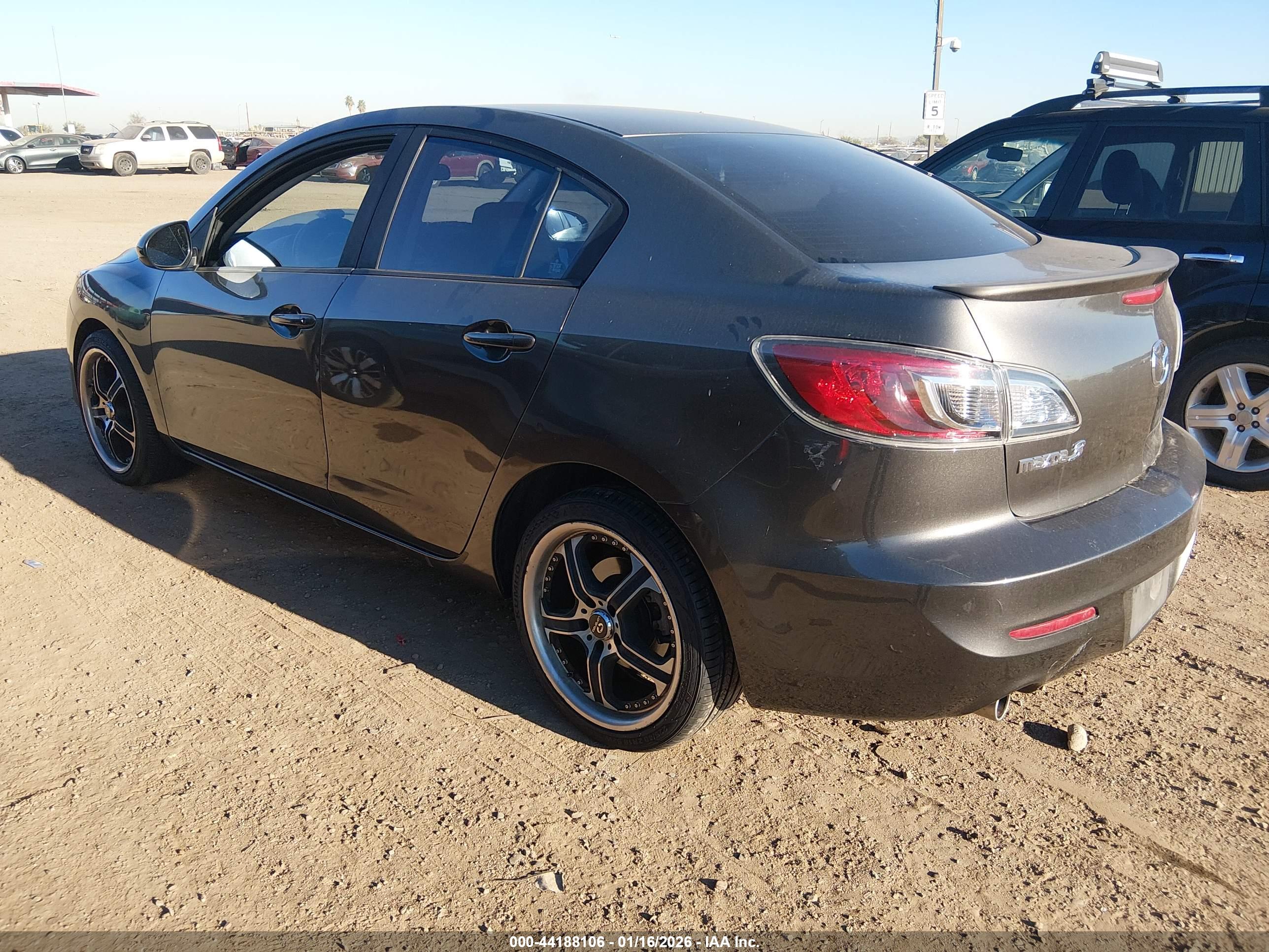 MAZDA MAZDA3 image 3