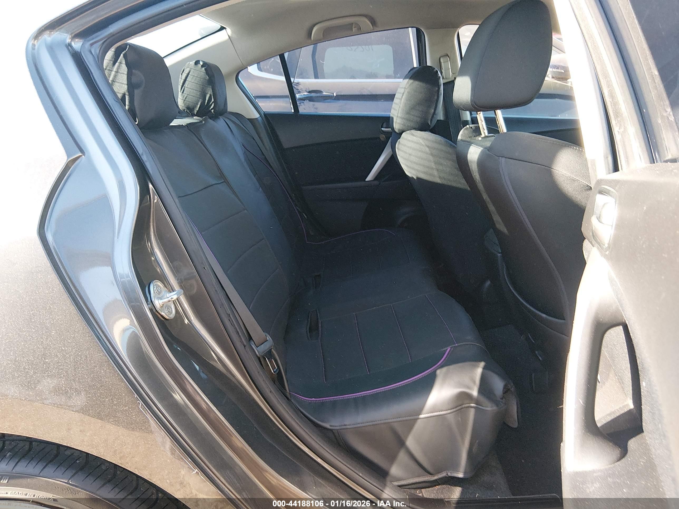 MAZDA MAZDA3 image 8