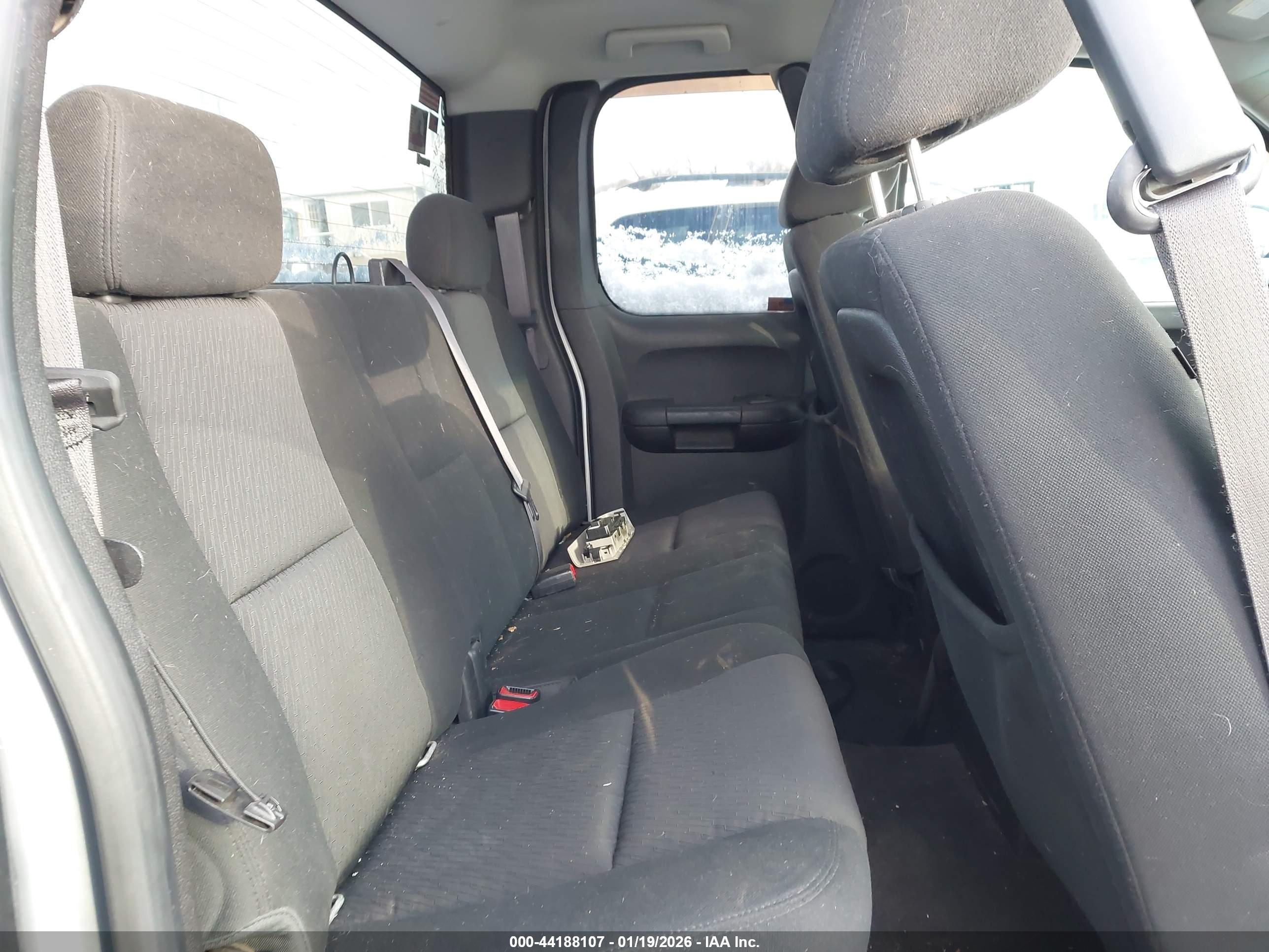 CHEVROLET SILVERADO image 8