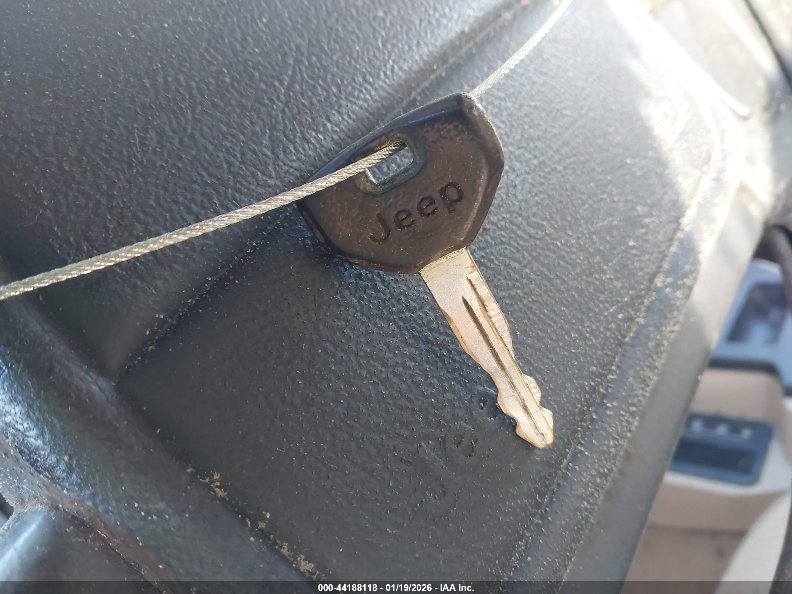 JEEP CHEROKEE image 11