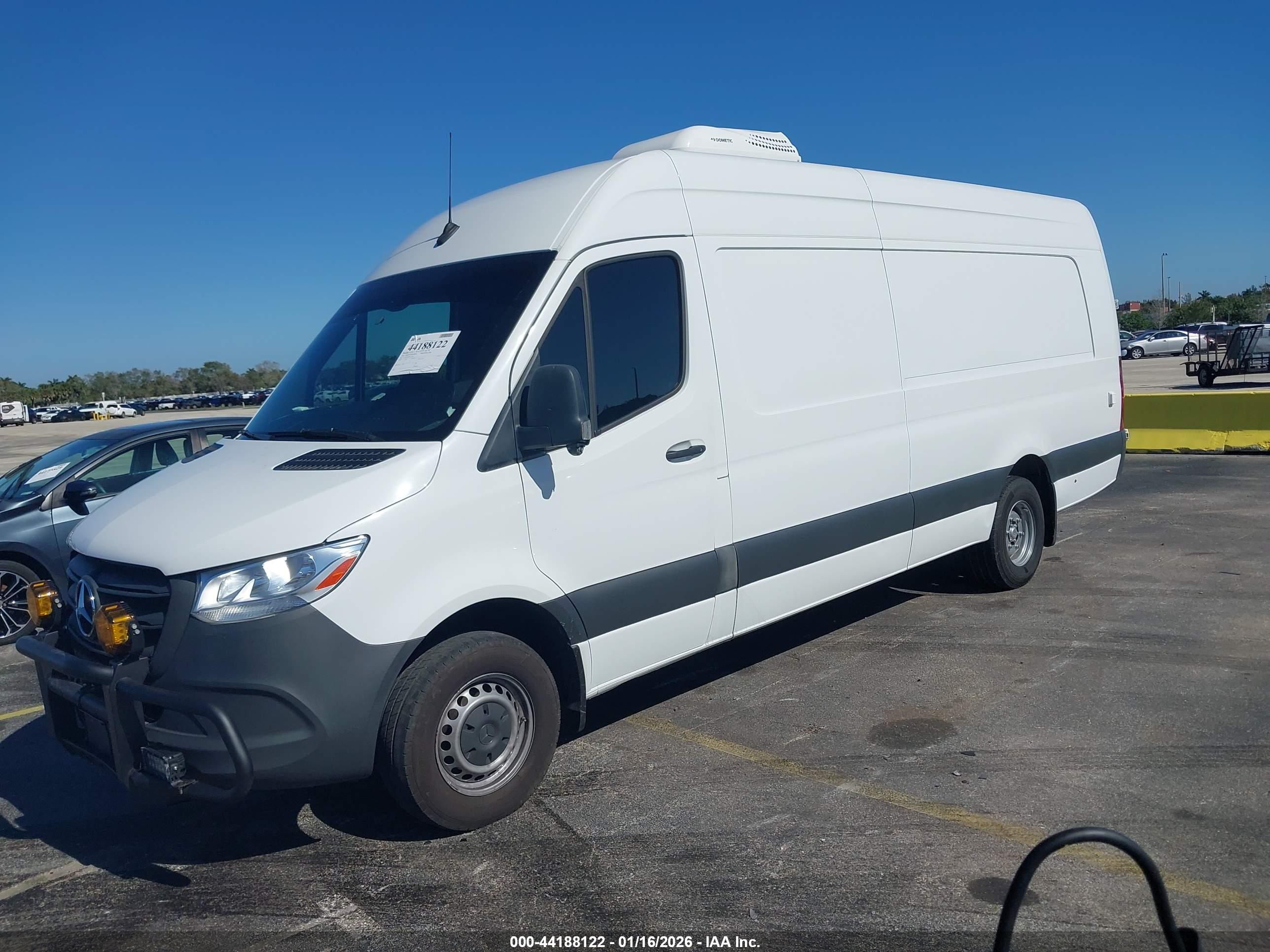 MERCEDES-BENZ SPRINTER image 2