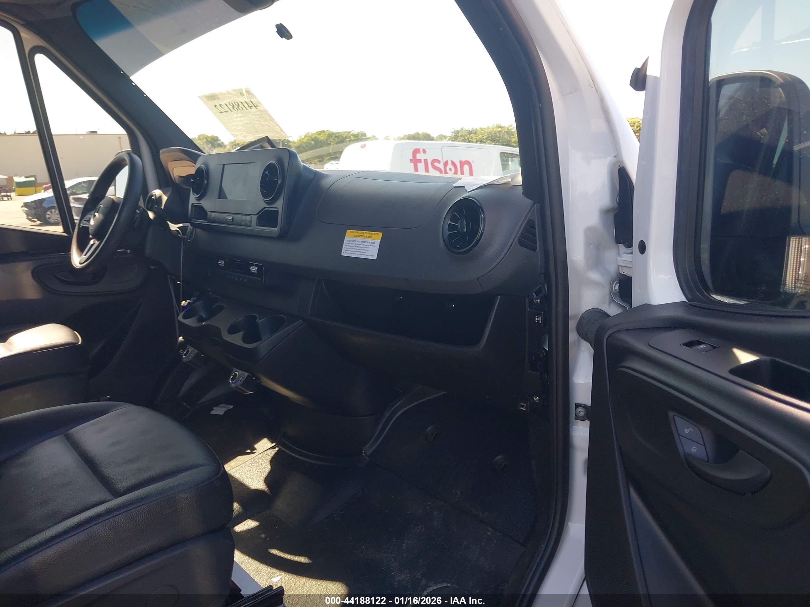 MERCEDES-BENZ SPRINTER image 5