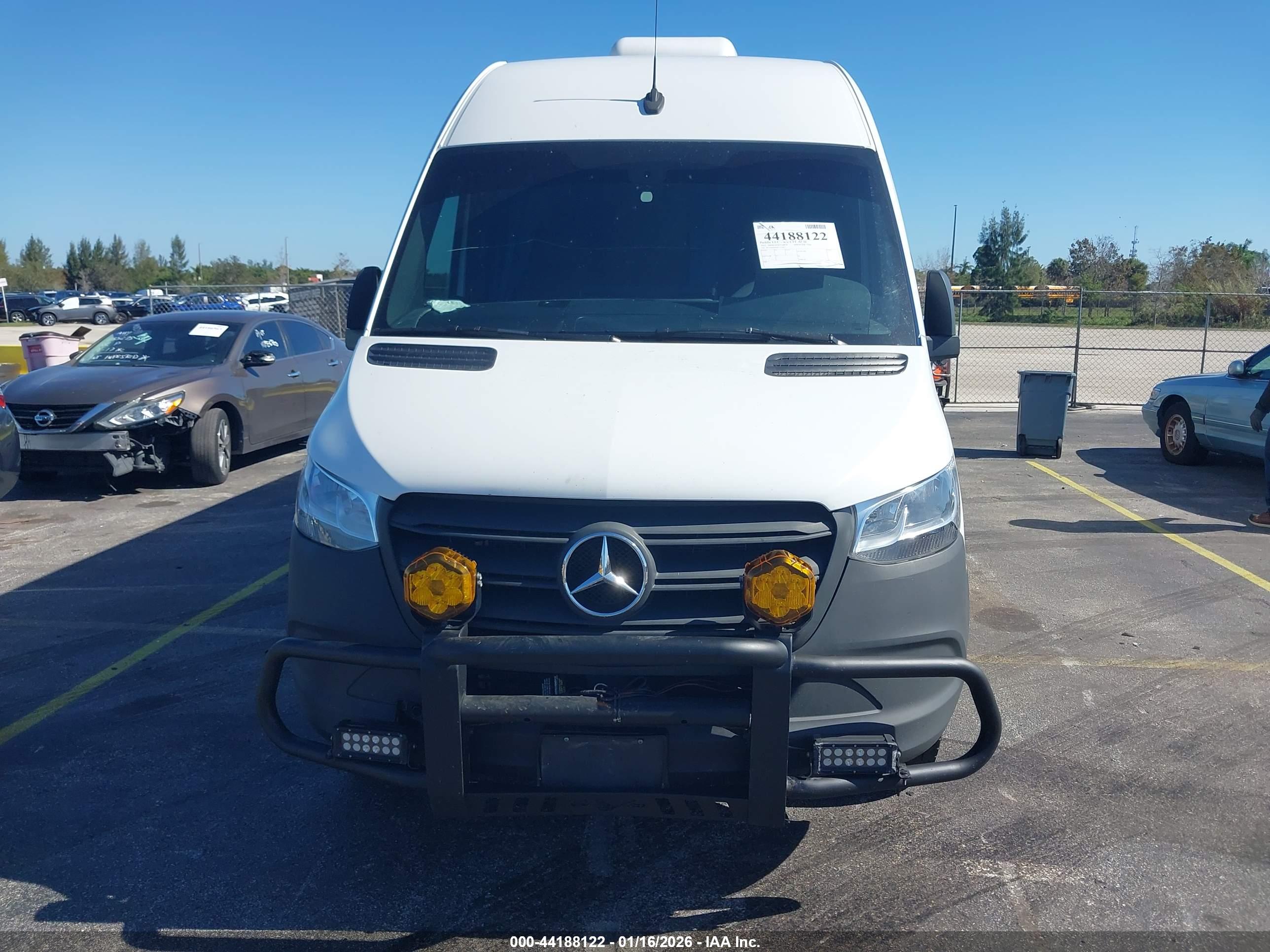 MERCEDES-BENZ SPRINTER image 6