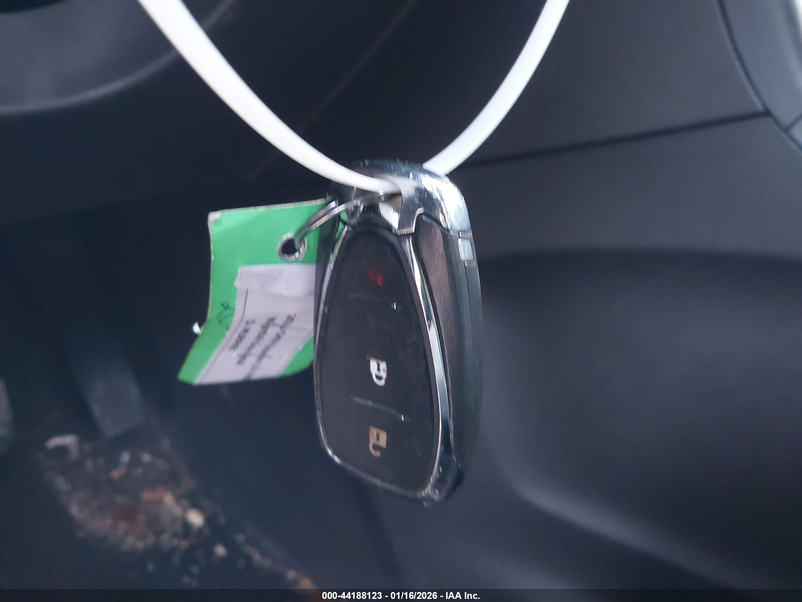 CHEVROLET EQUINOX image 11
