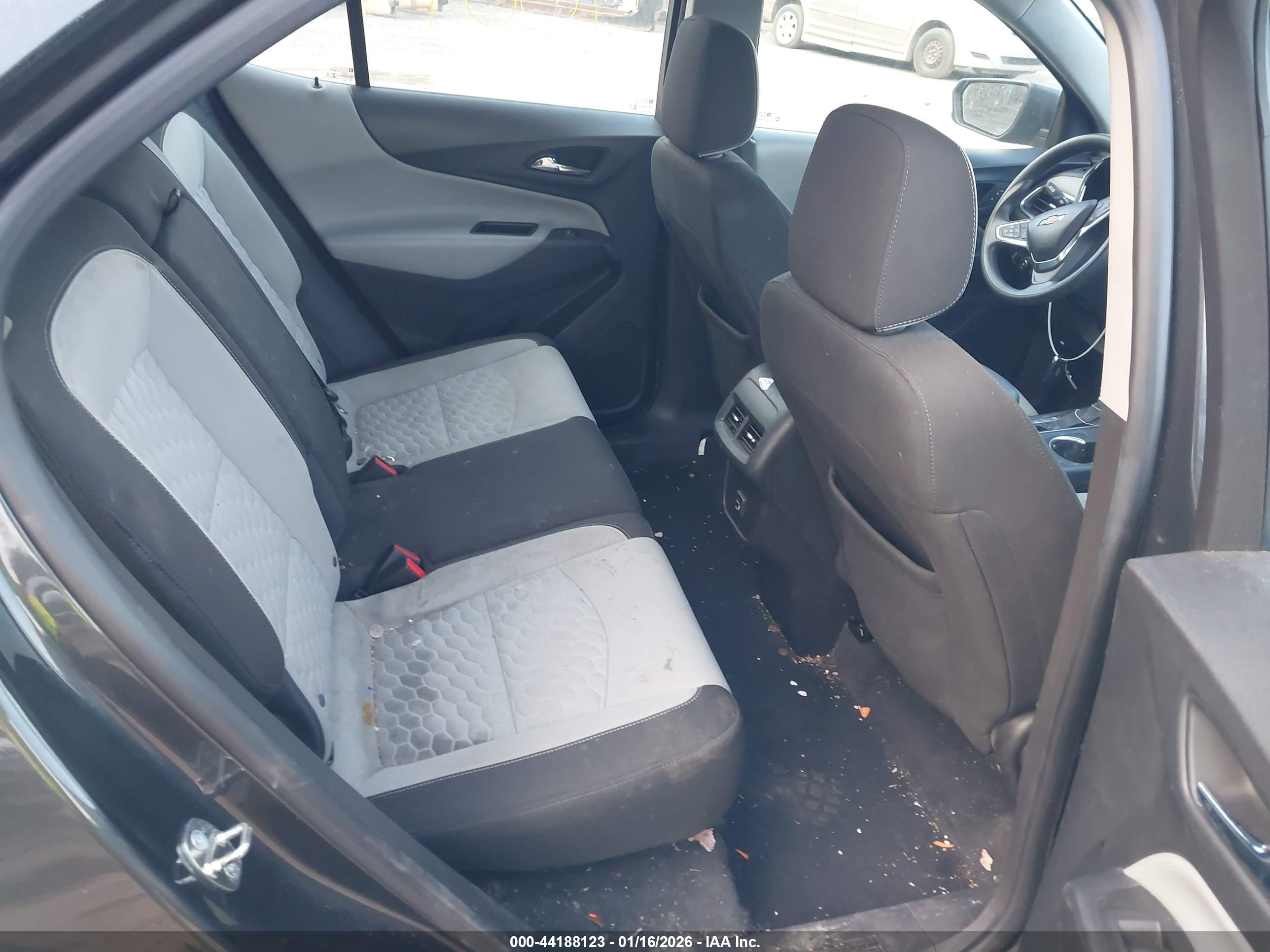 CHEVROLET EQUINOX image 8