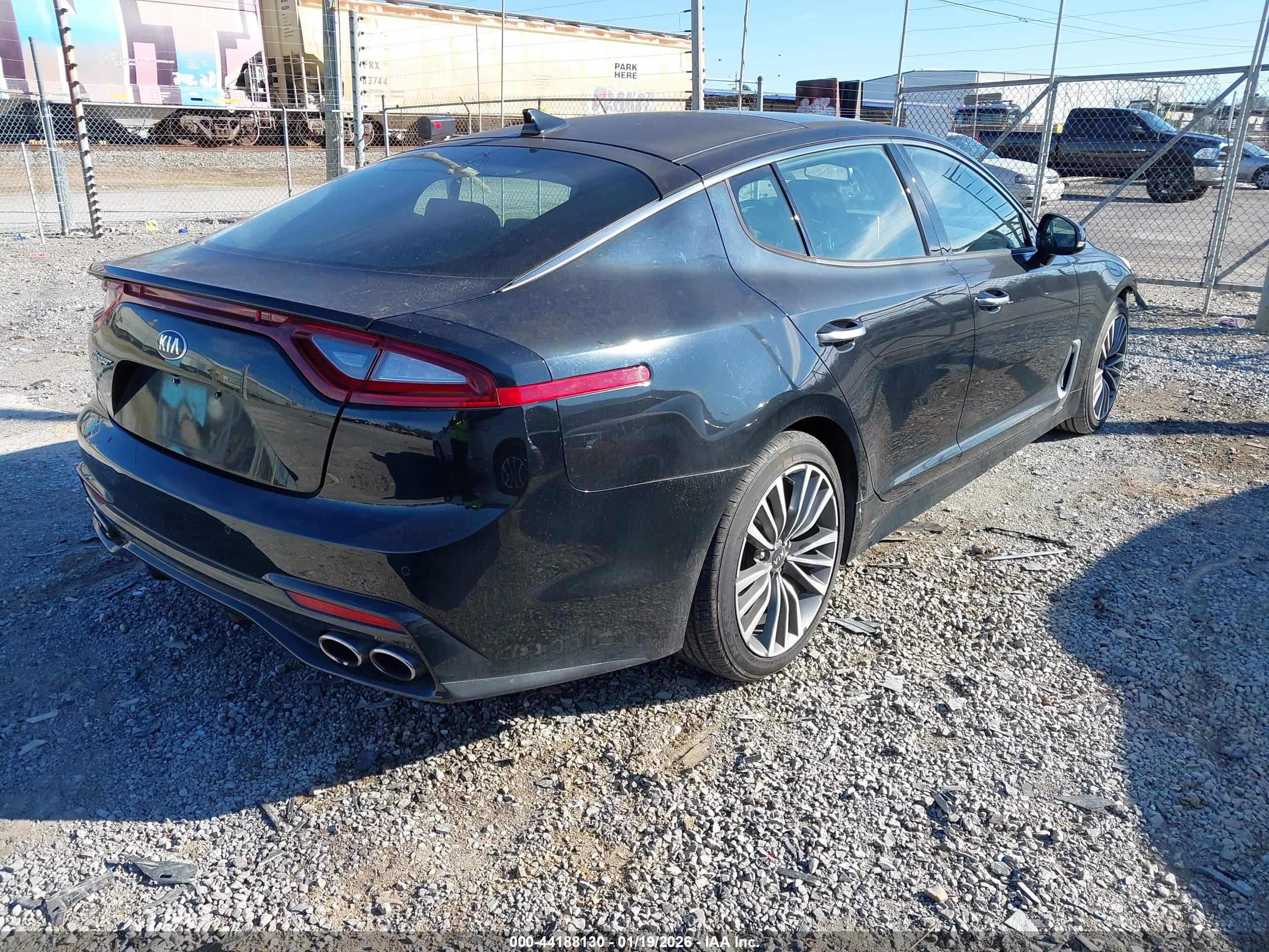 KIA STINGER image 4