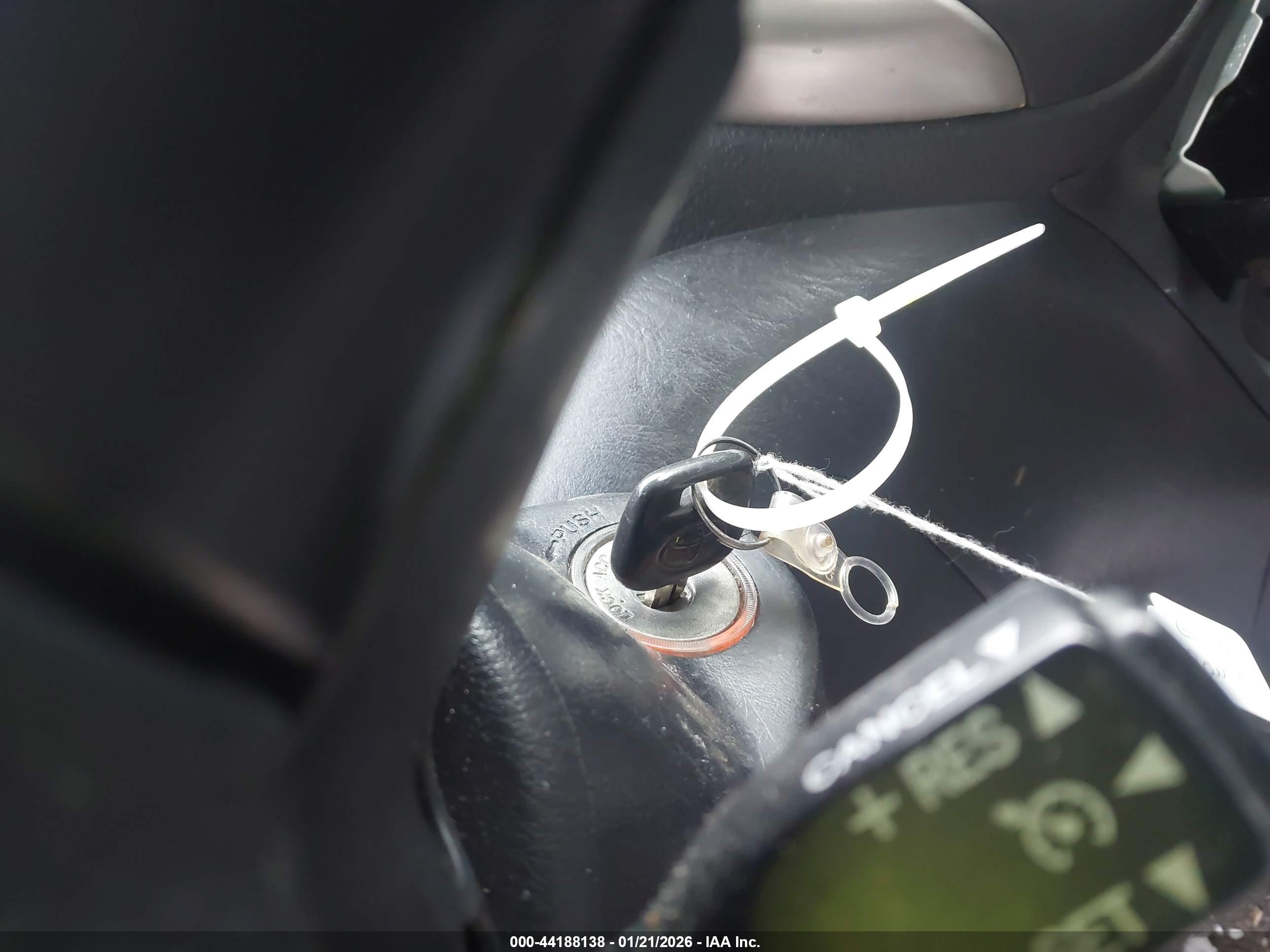 TOYOTA RAV4 image 11