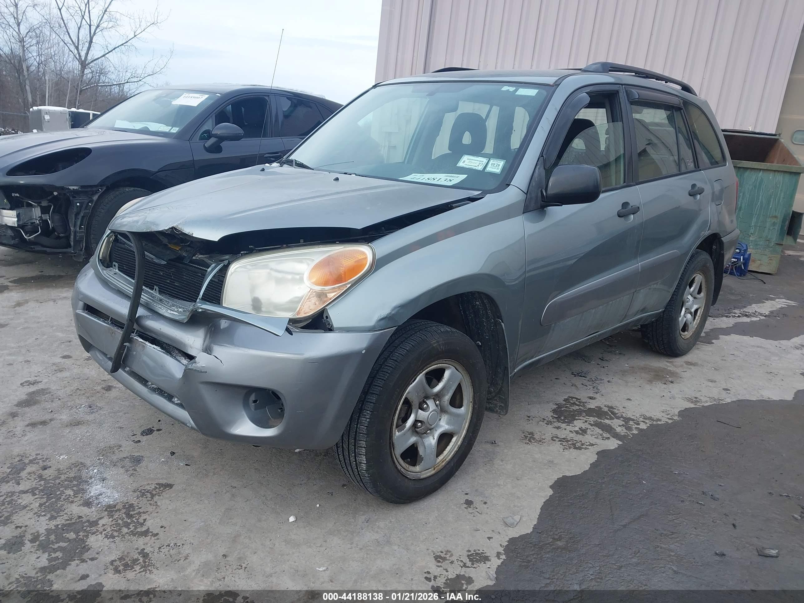 TOYOTA RAV4 image 2