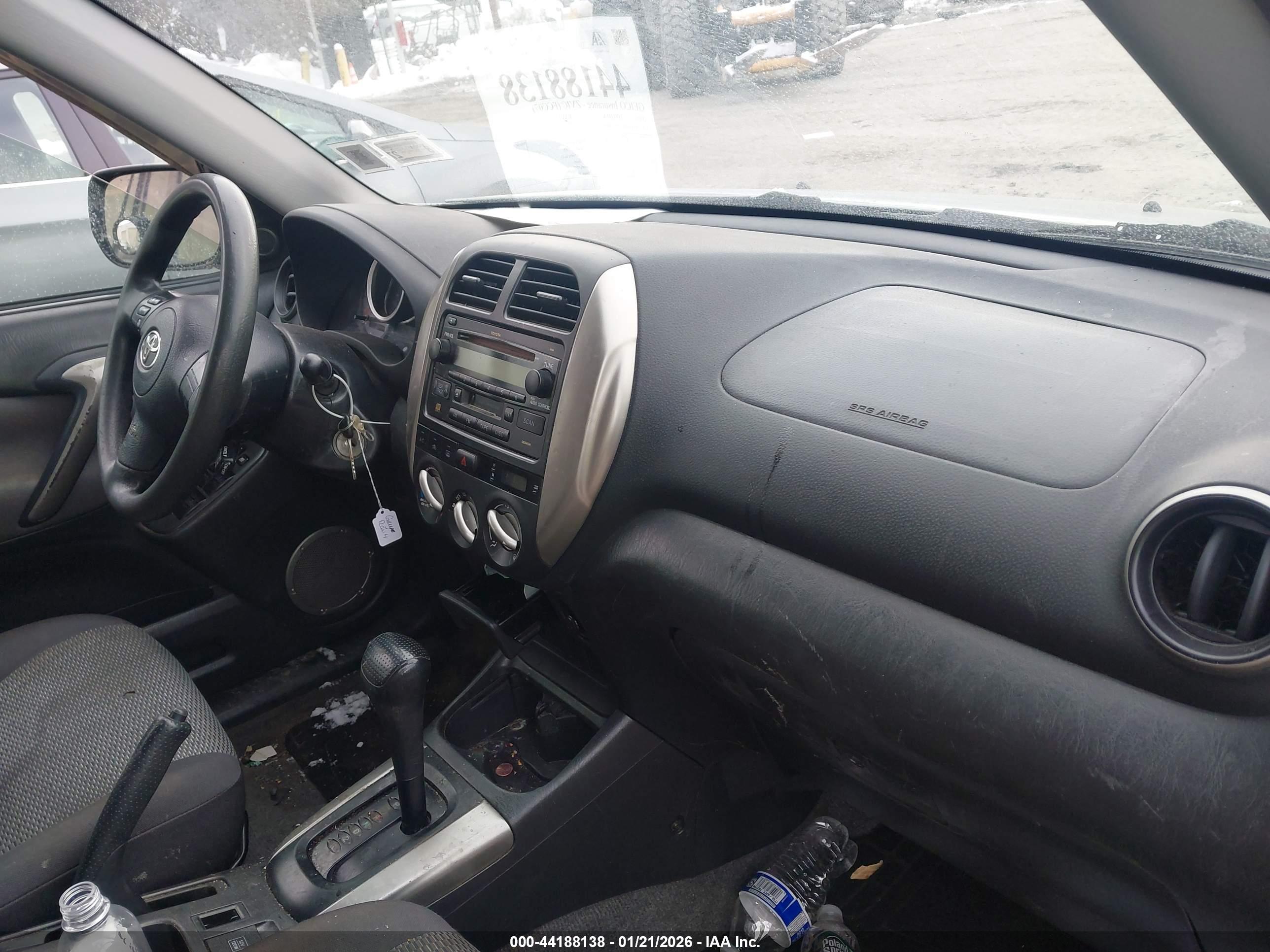 TOYOTA RAV4 image 5