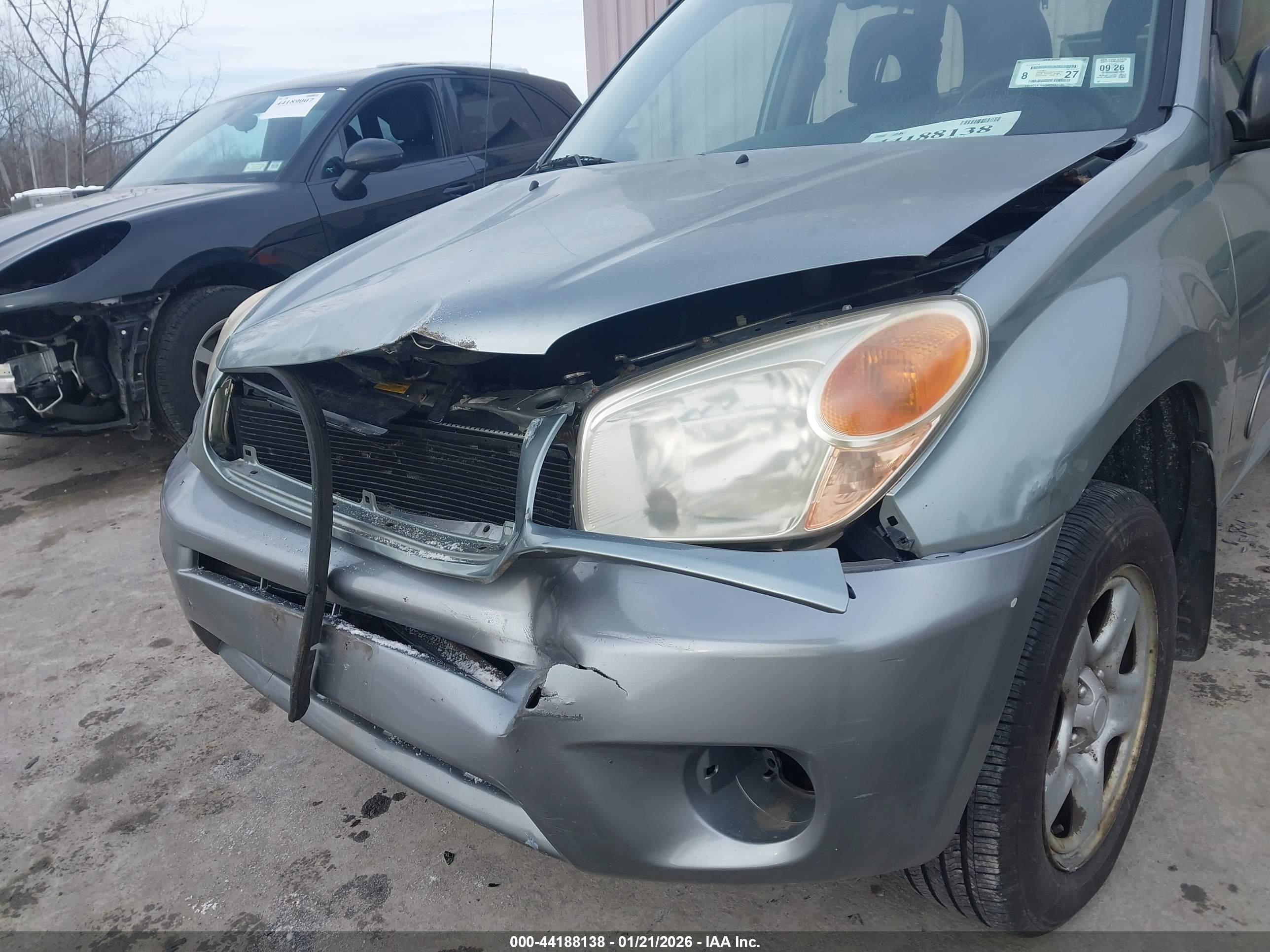 TOYOTA RAV4 image 6